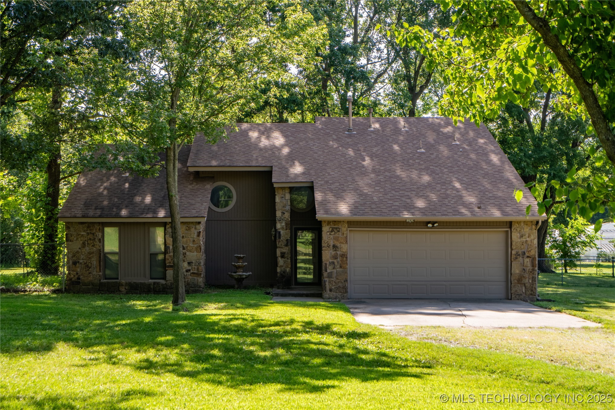 12424 S 185th Street Property Photo 8