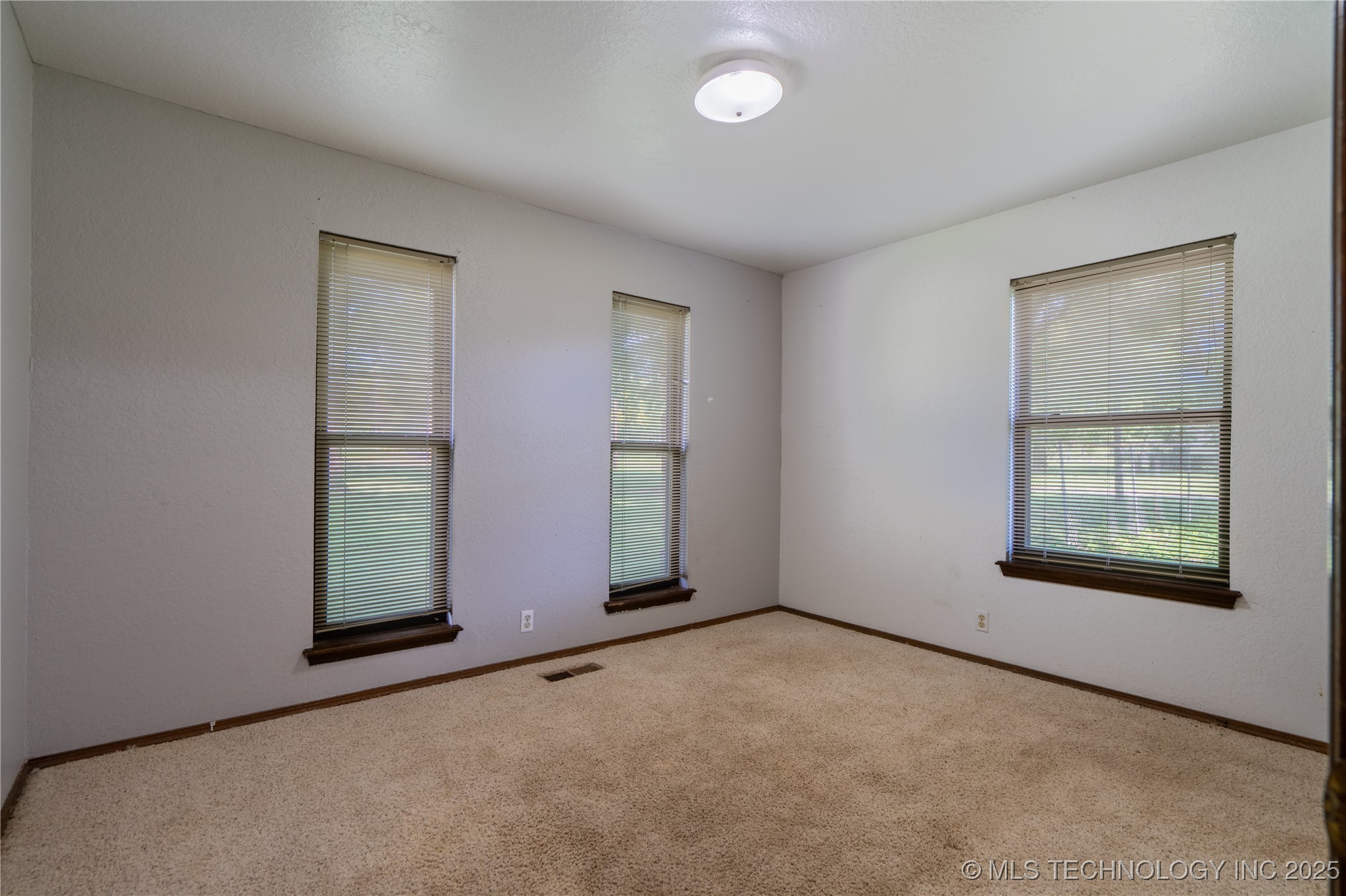 12424 S 185th Street Property Photo 13