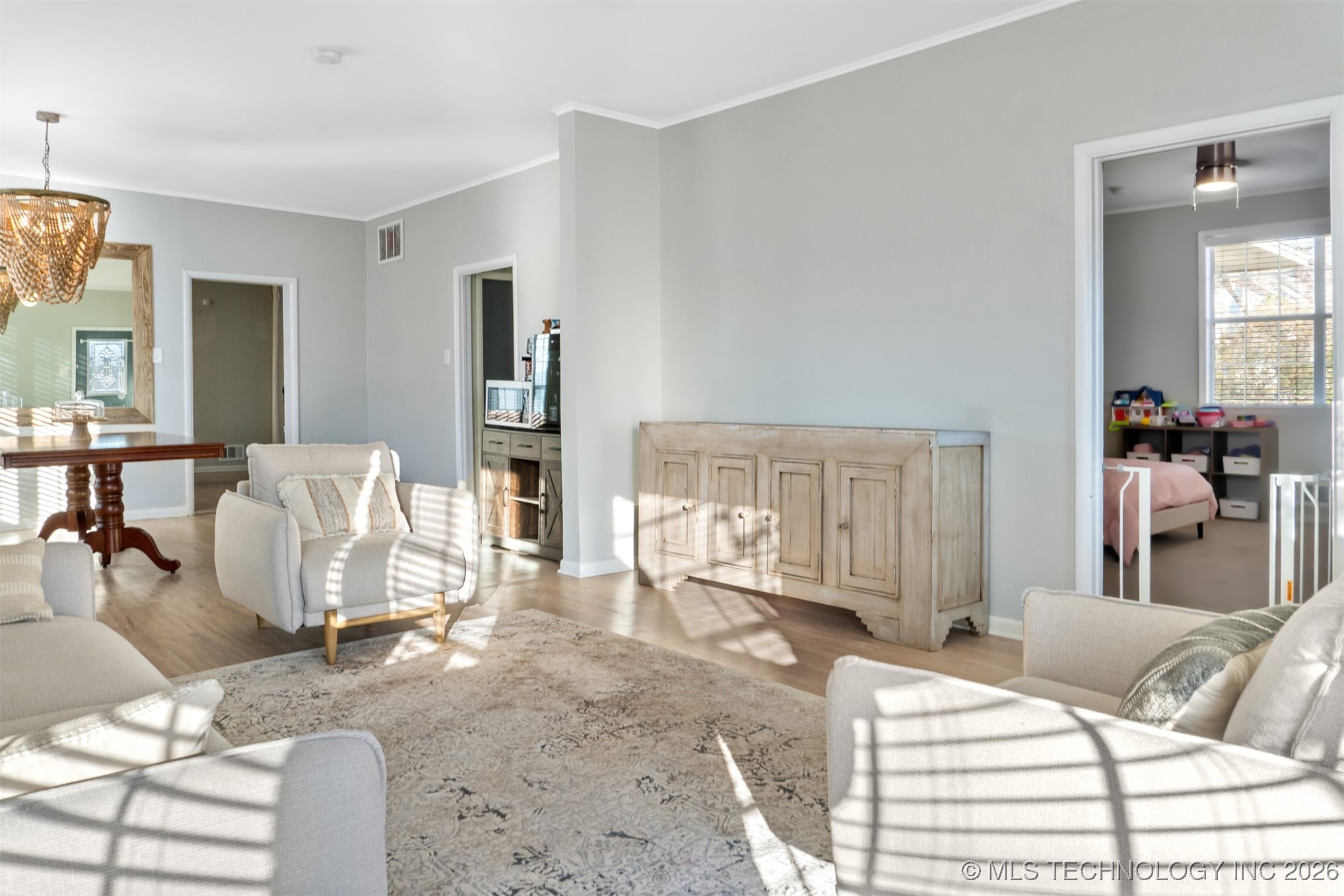 624 W Cedar Street Property Photo 4