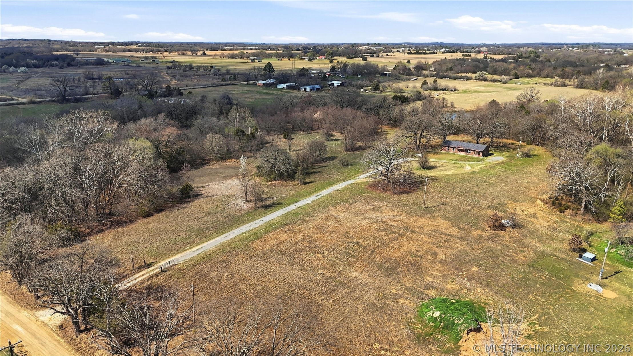1880 Mcintosh Road Property Photo 7