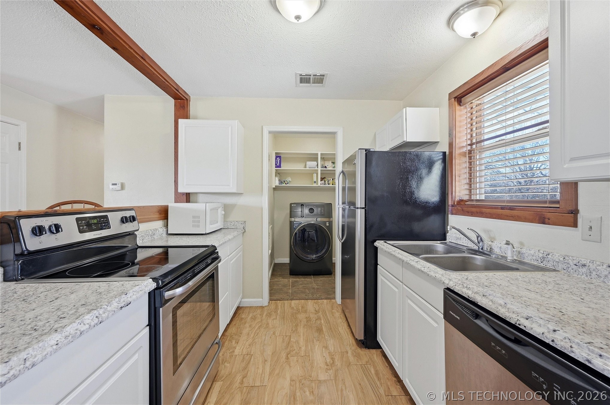 1880 Mcintosh Road Property Photo 20