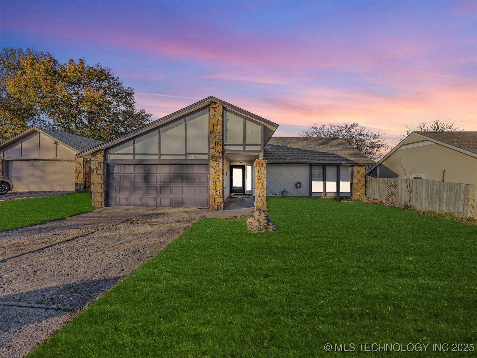 13811 E 32nd Street Property Photo 1