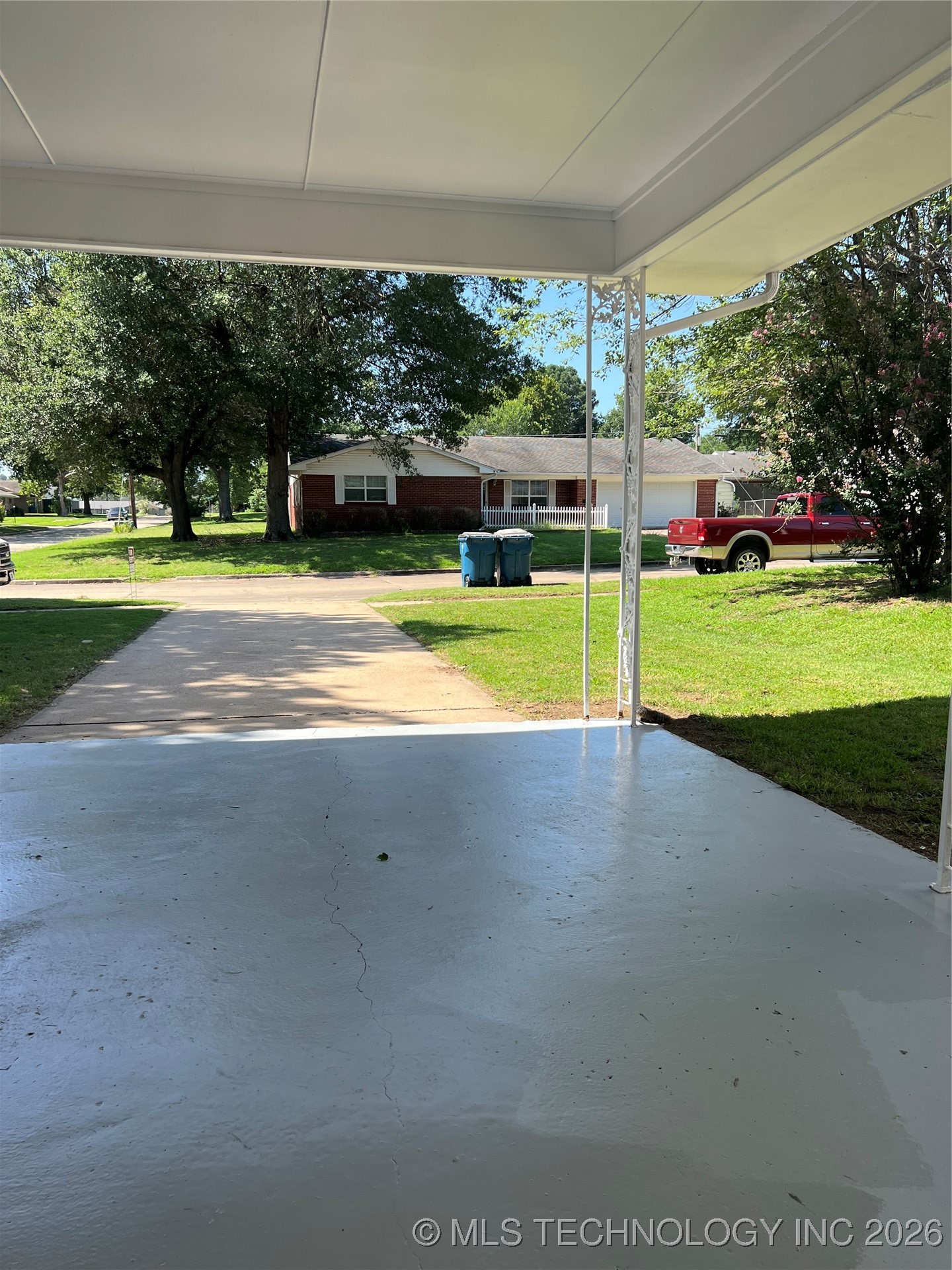 605 Mcarthur Property Photo 2