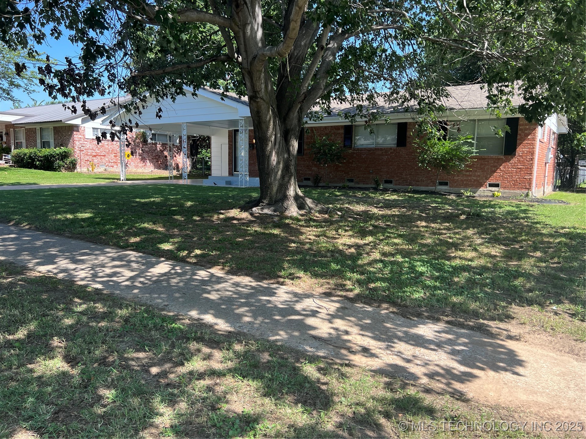 605 Mcarthur Property Photo 12