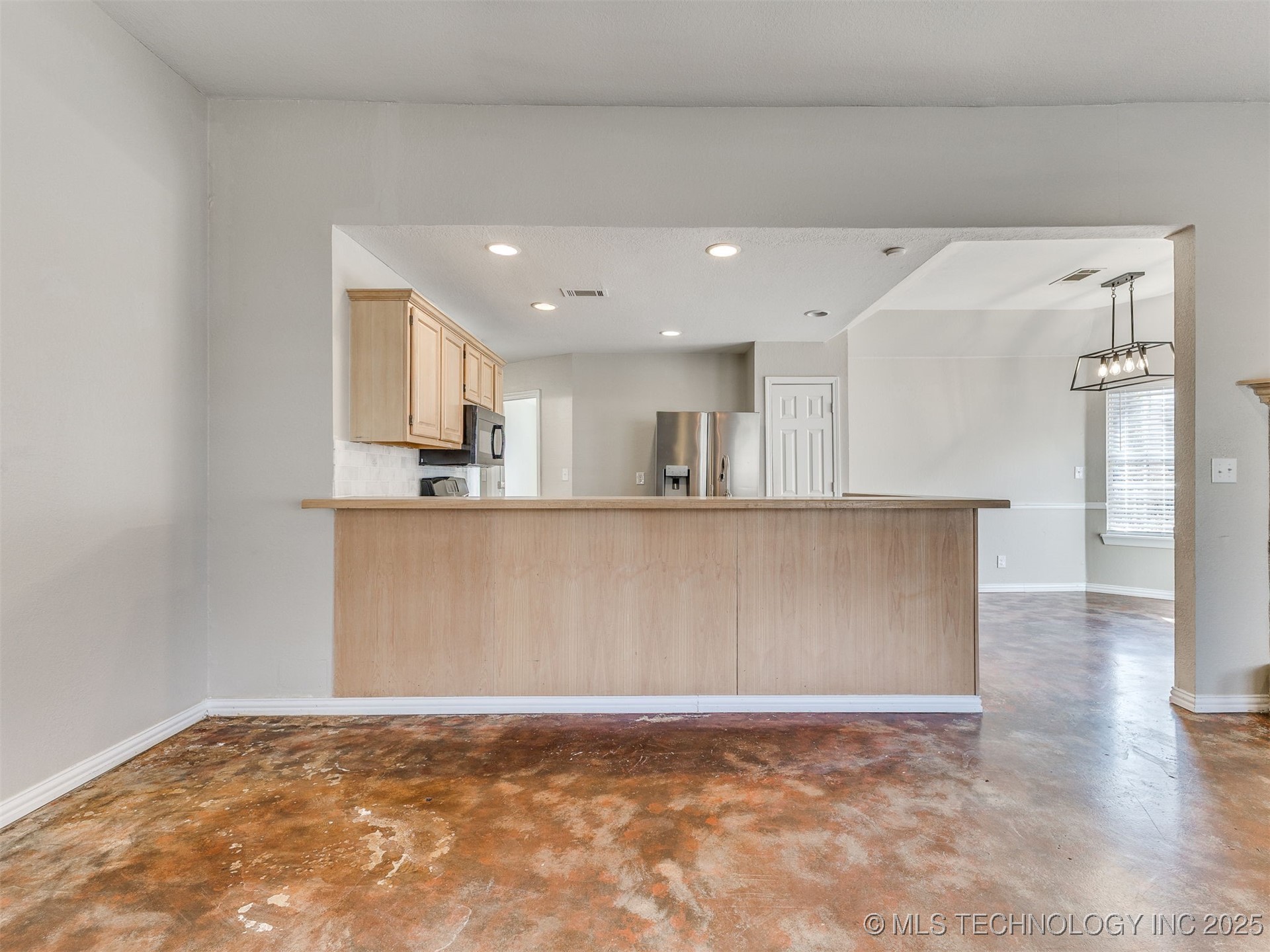 118 E 48th Street Property Photo 6