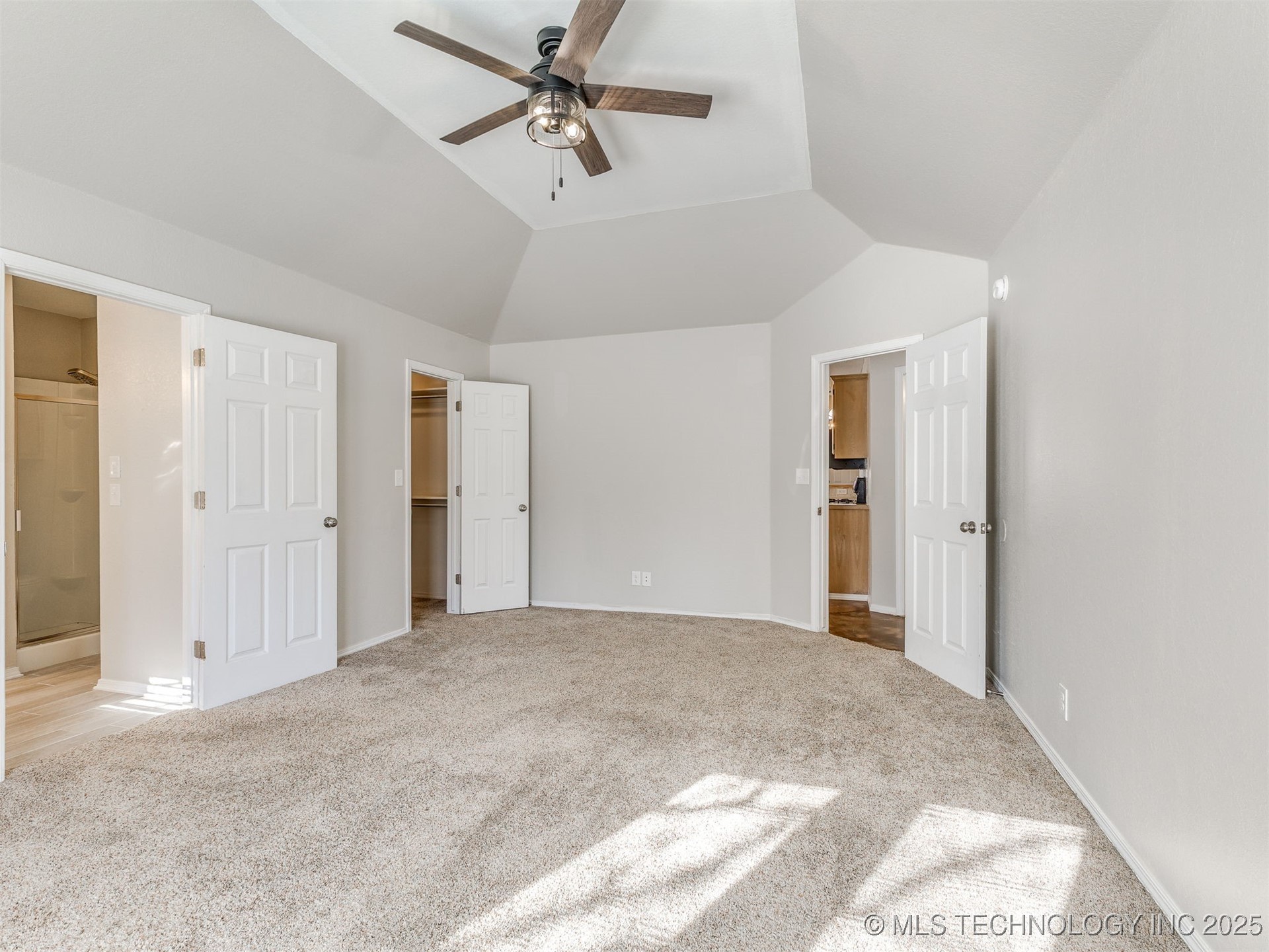 118 E 48th Street Property Photo 13