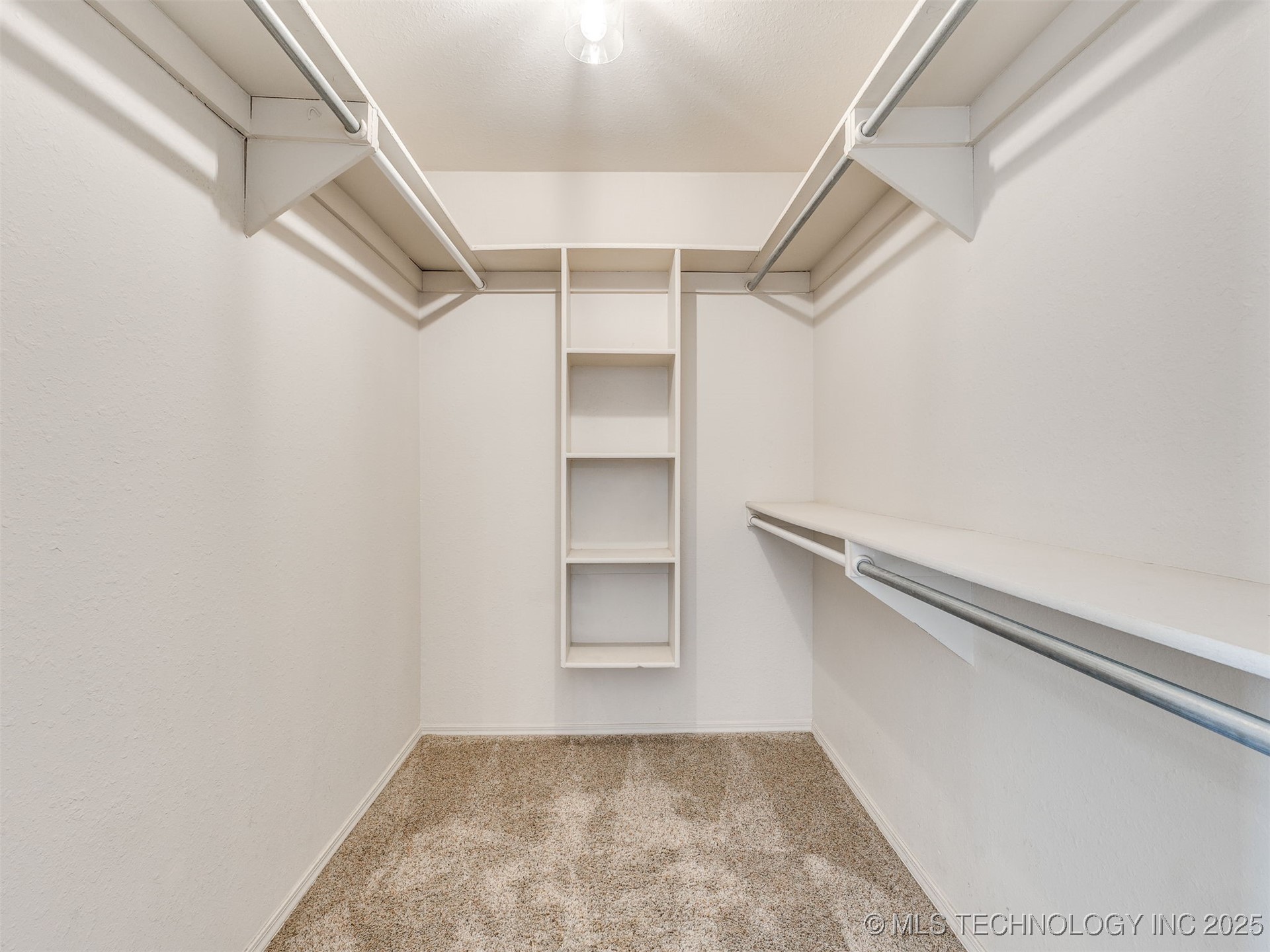 118 E 48th Street Property Photo 14