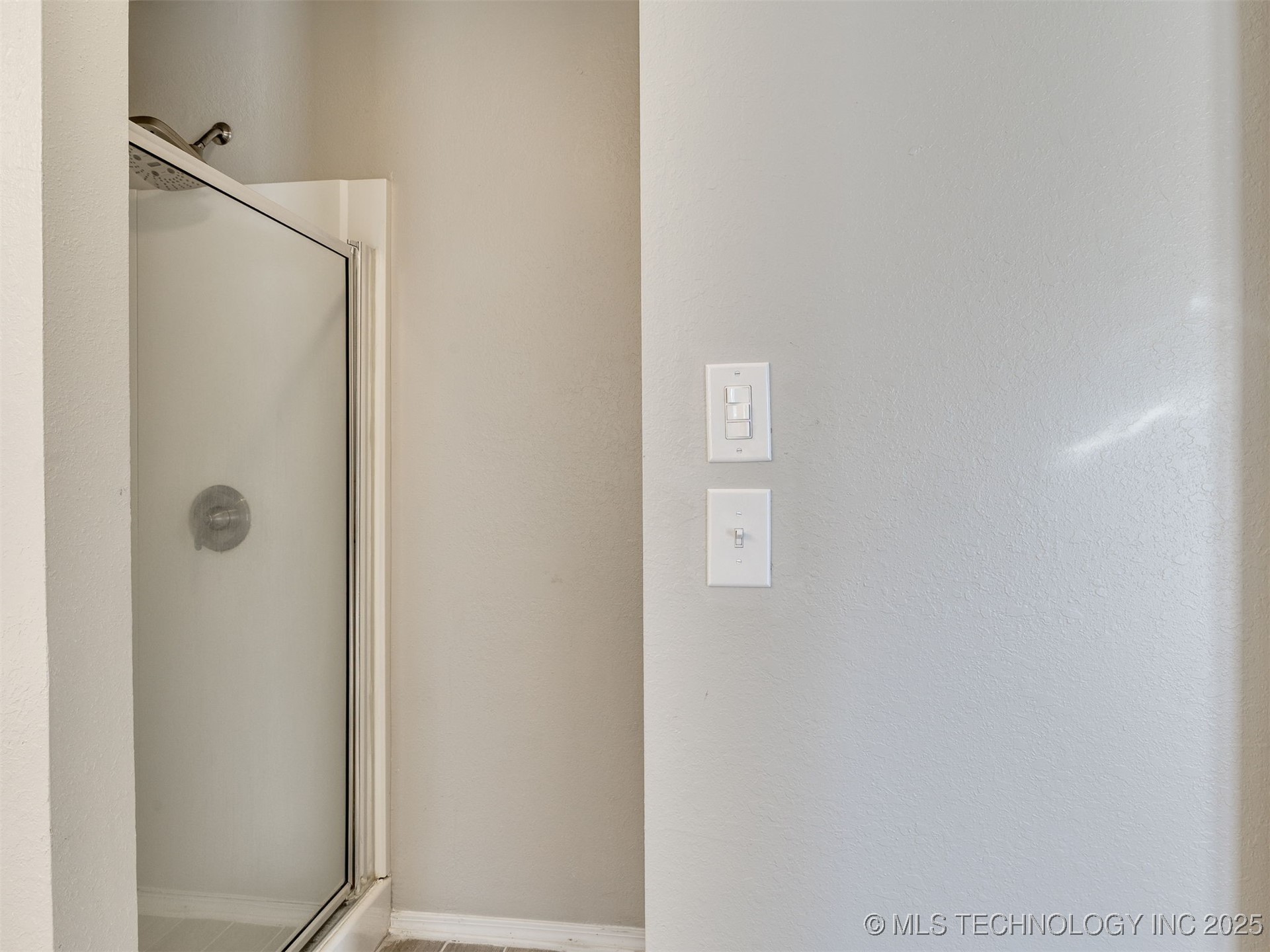 118 E 48th Street Property Photo 17