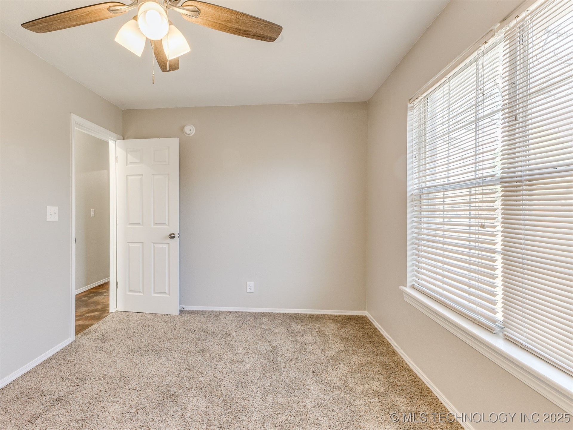 118 E 48th Street Property Photo 22