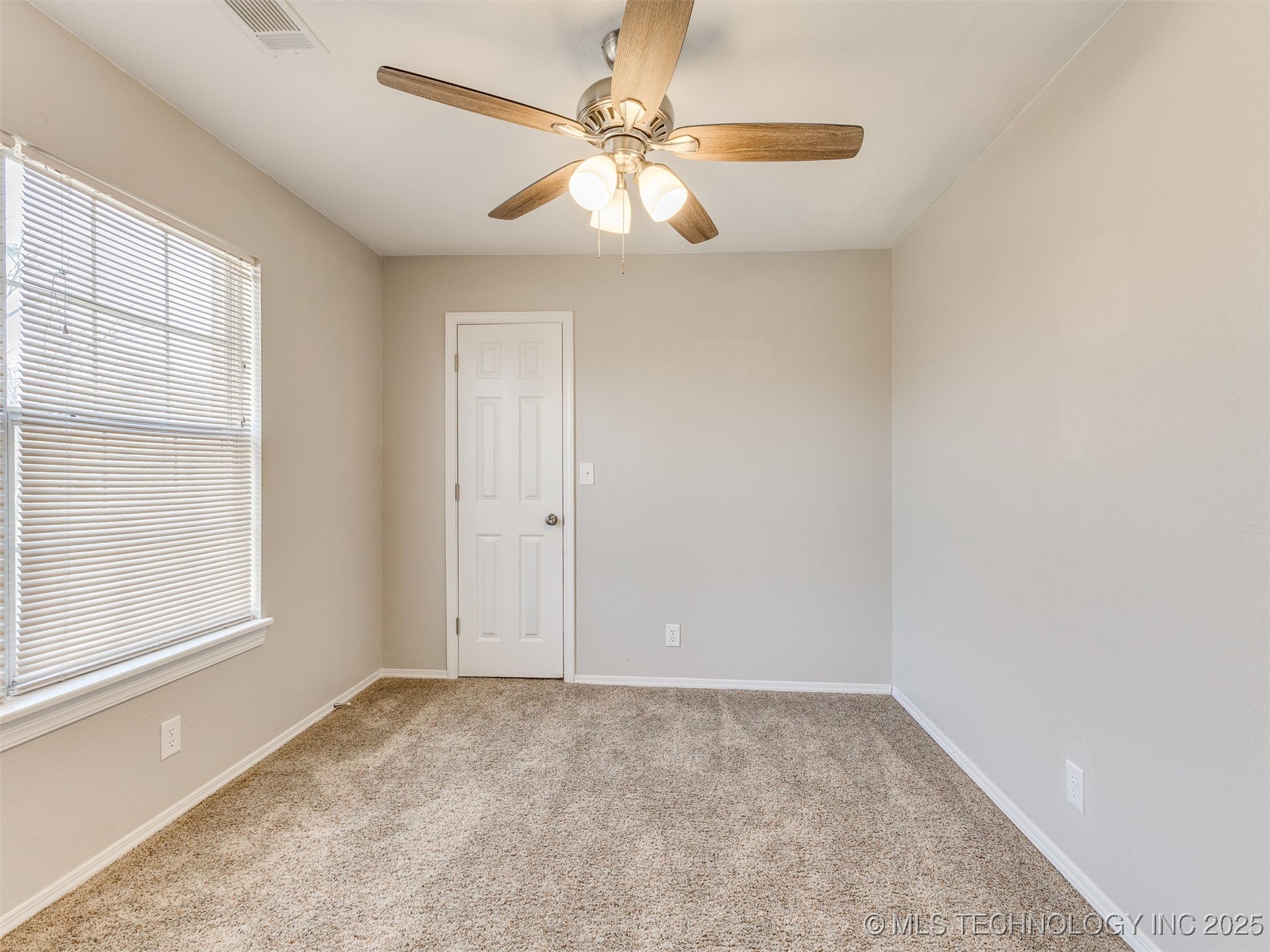 118 E 48th Street Property Photo 23