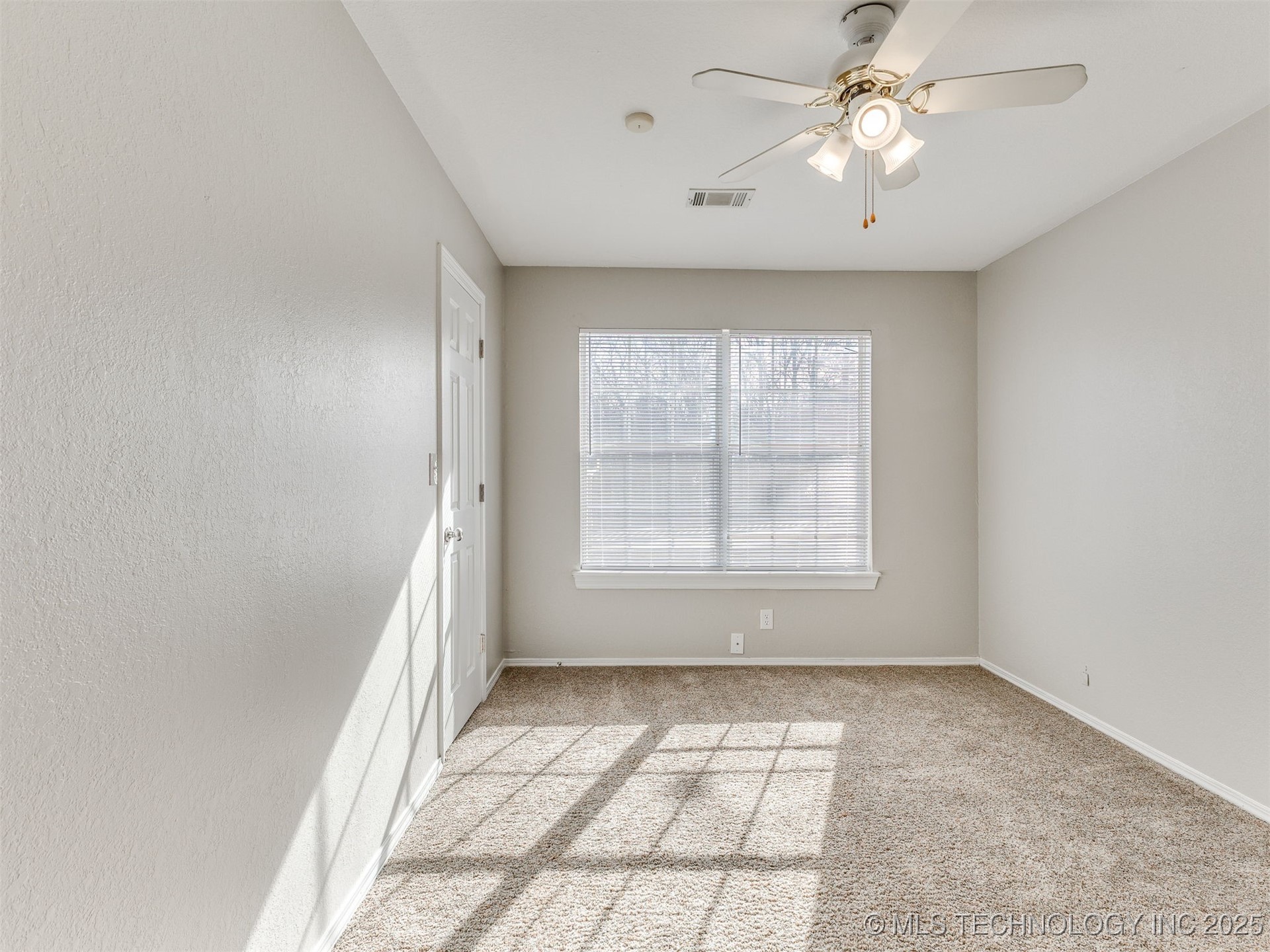 118 E 48th Street Property Photo 24