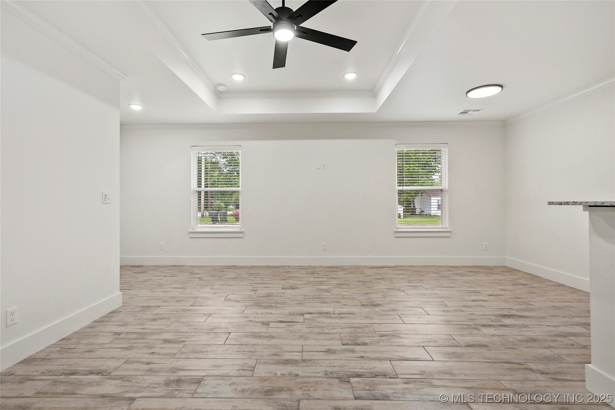 817 E 11th Street Property Photo 8