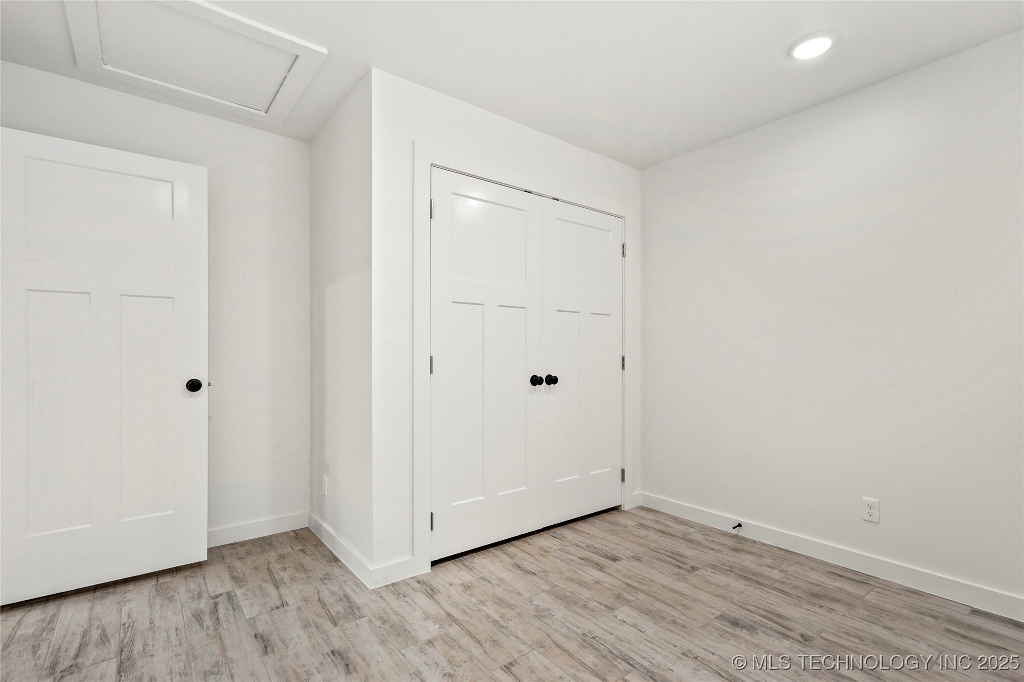 817 E 11th Street Property Photo 22