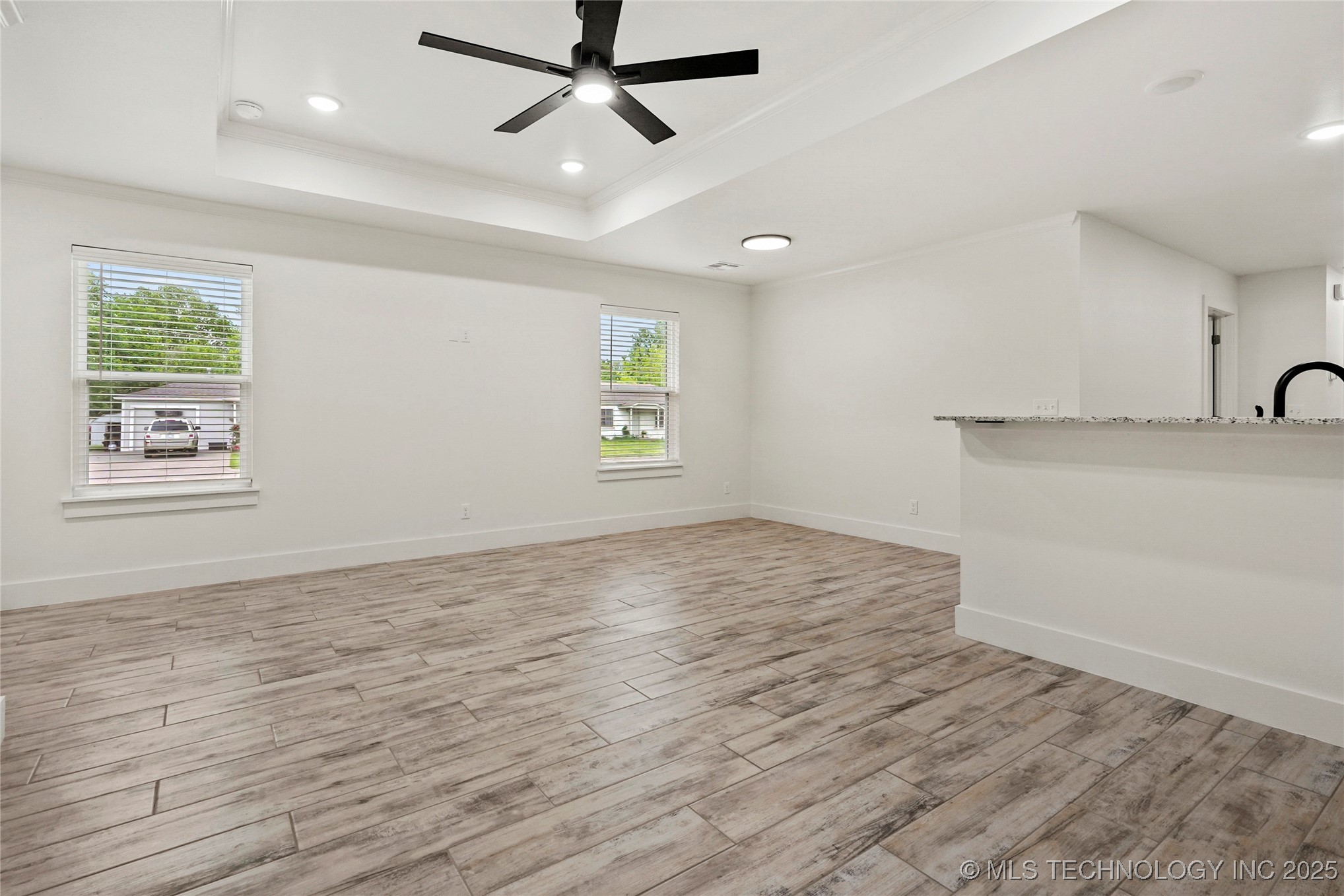 821 E 11th Street Property Photo 9