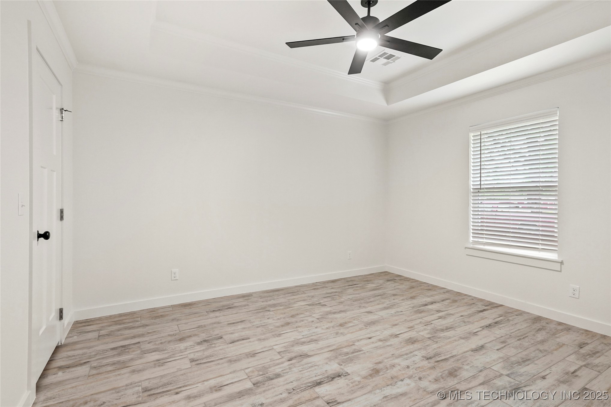 821 E 11th Street Property Photo 17