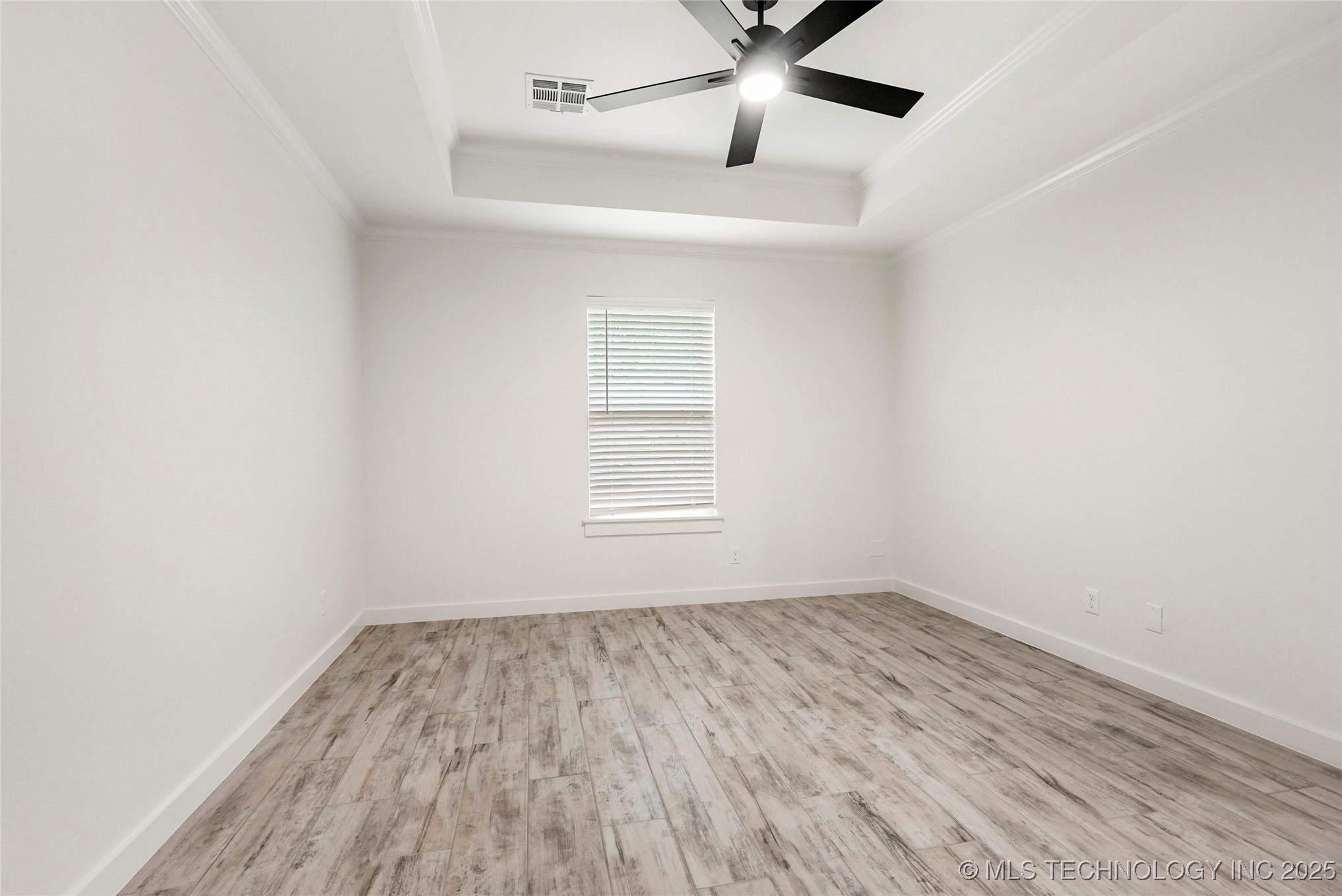 821 E 11th Street Property Photo 18