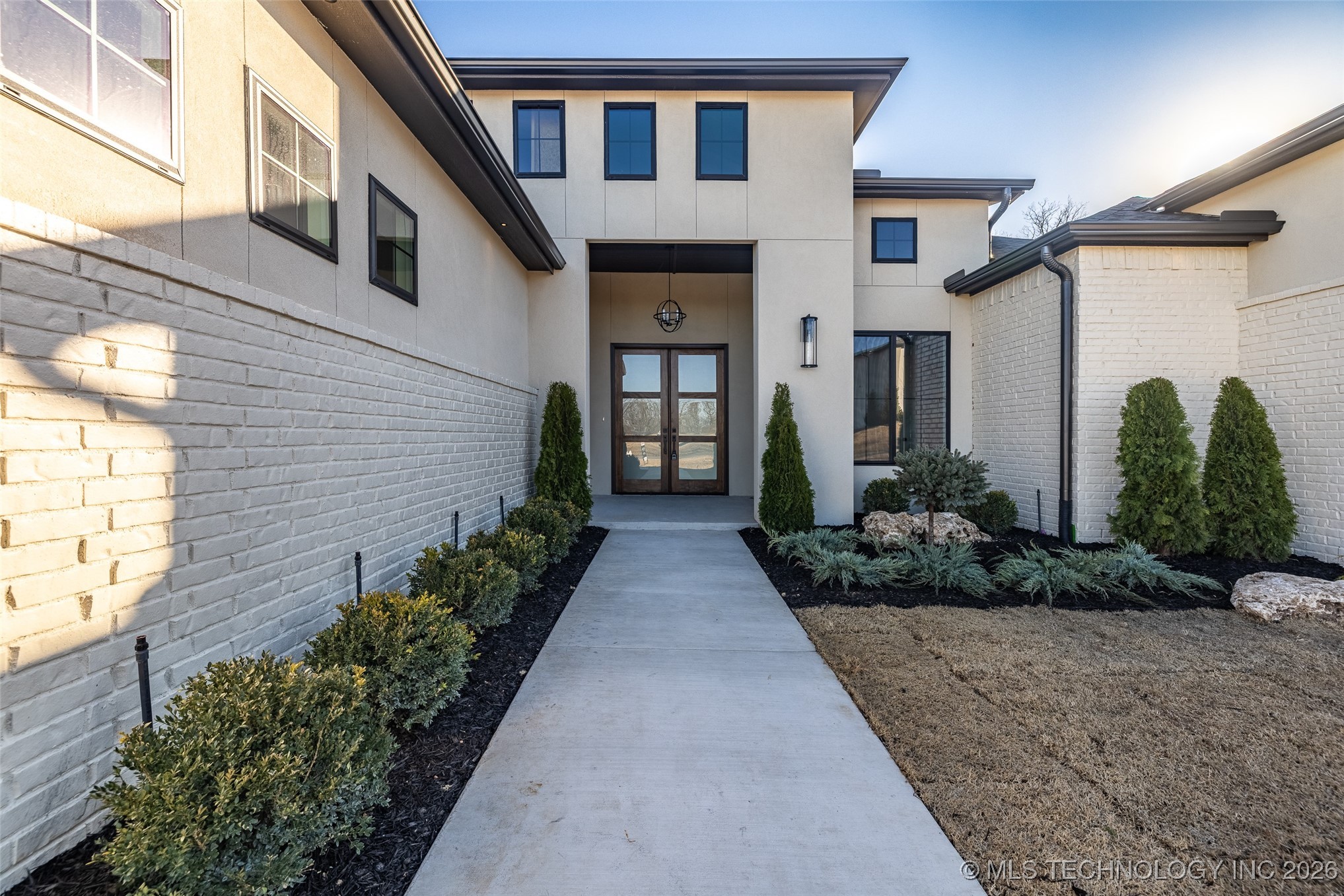 6708 E 153rd Street S Property Photo 2