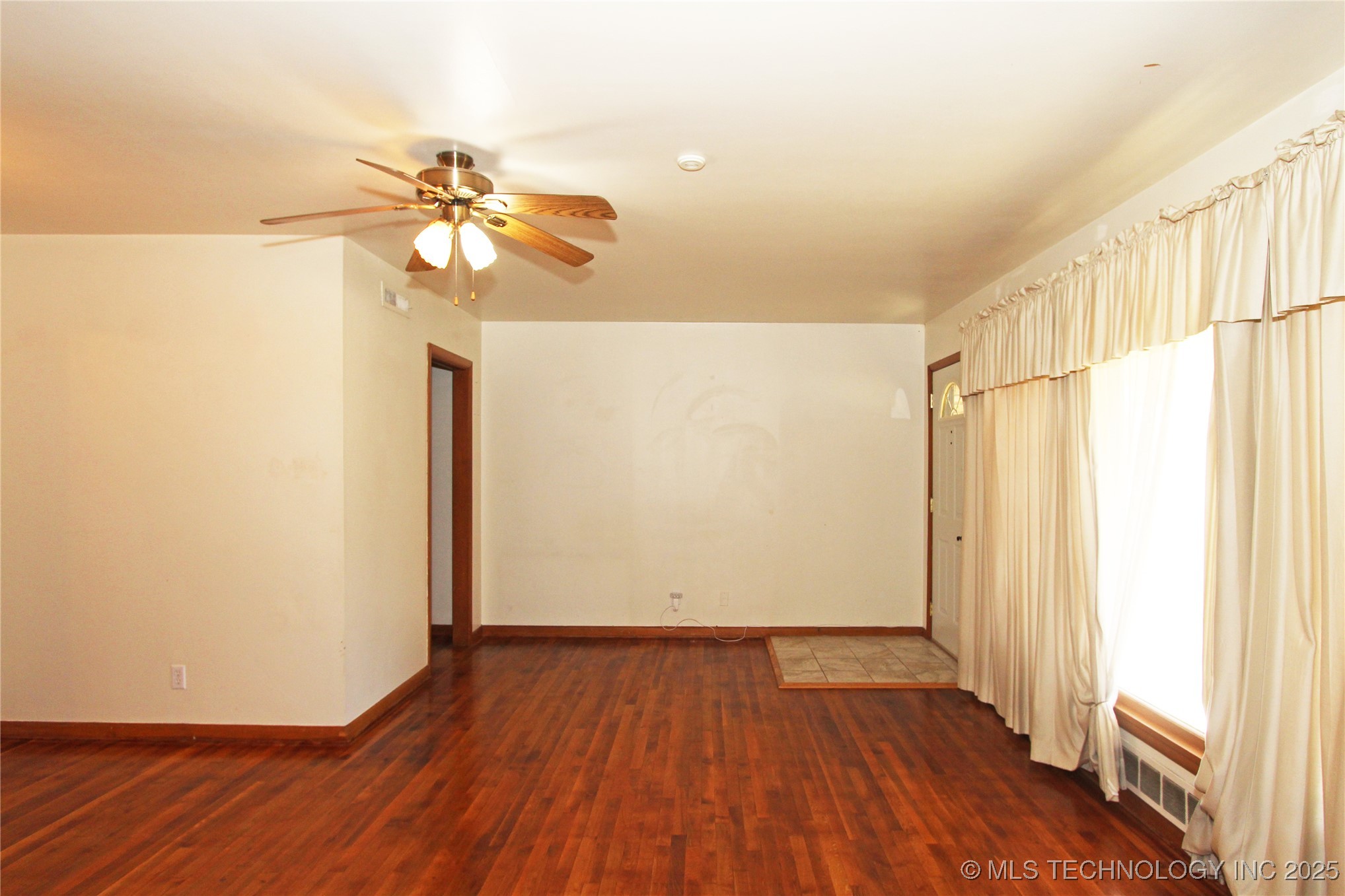 912 W Shawnee Avenue Property Photo 5