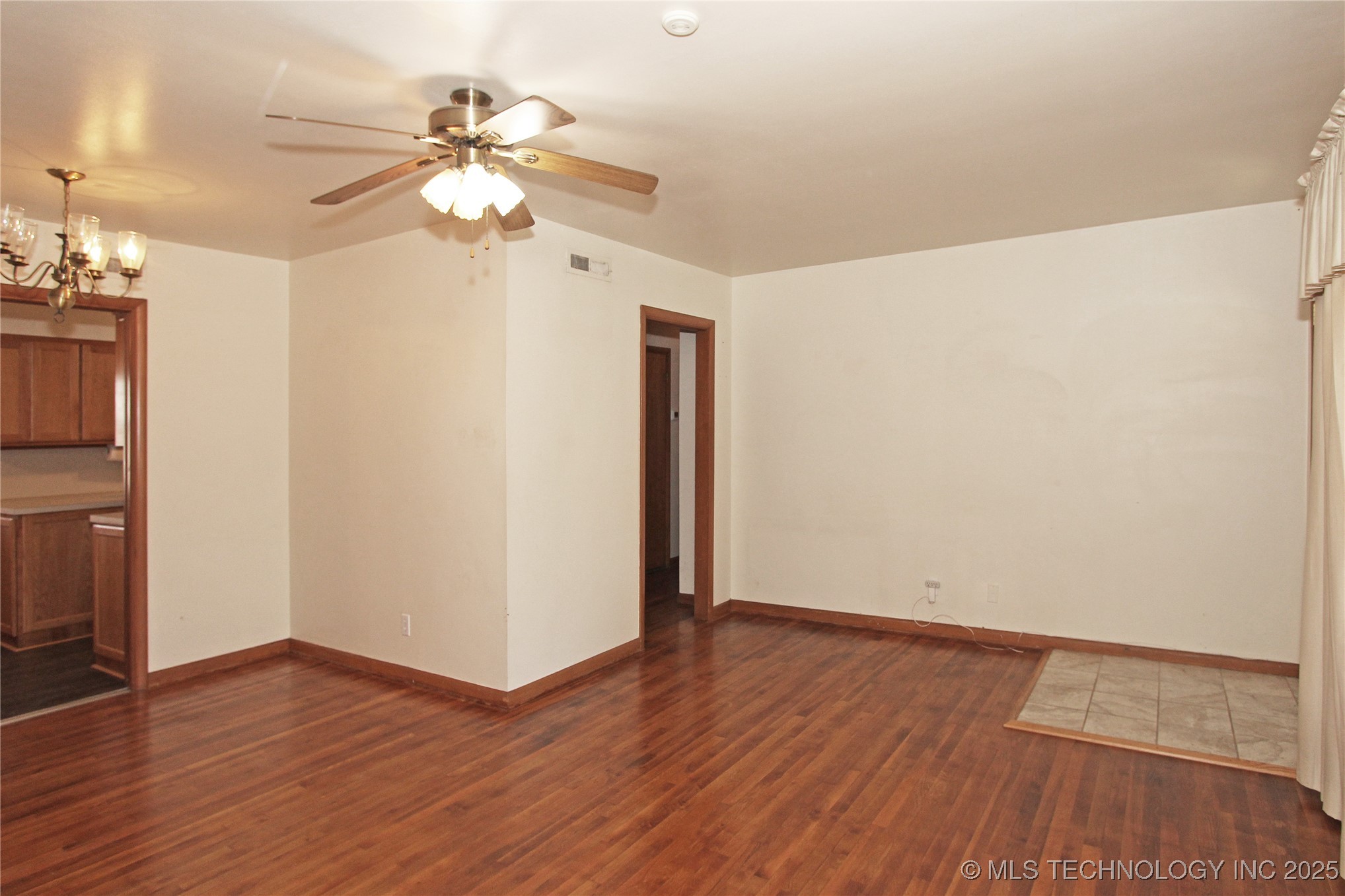 912 W Shawnee Avenue Property Photo 9