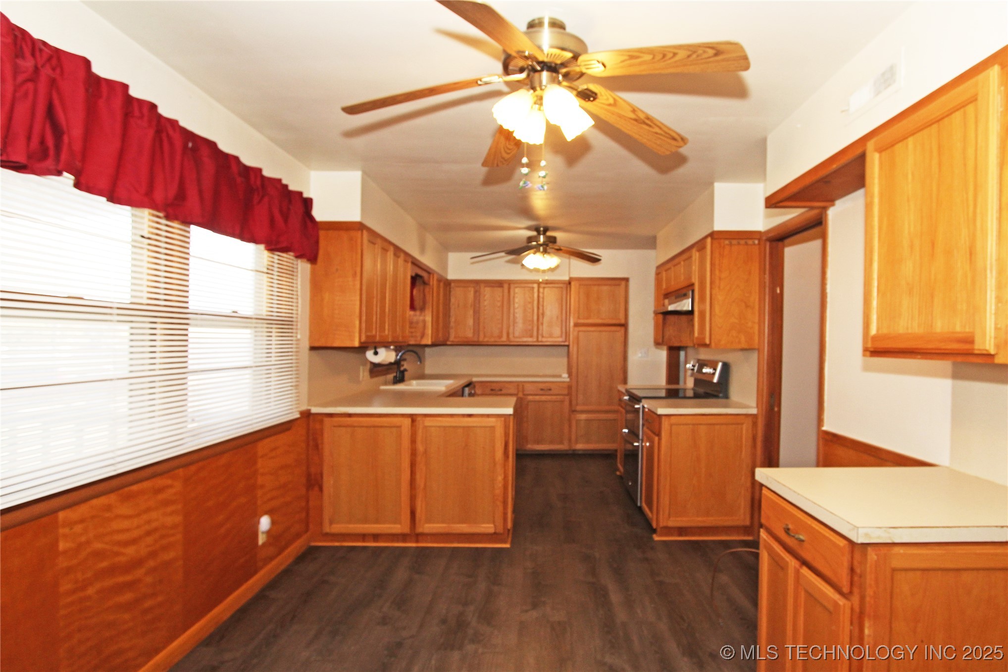 912 W Shawnee Avenue Property Photo 11