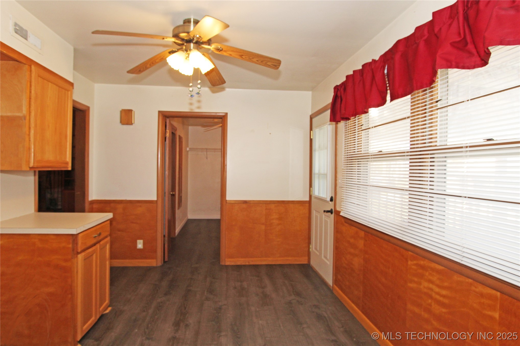 912 W Shawnee Avenue Property Photo 14