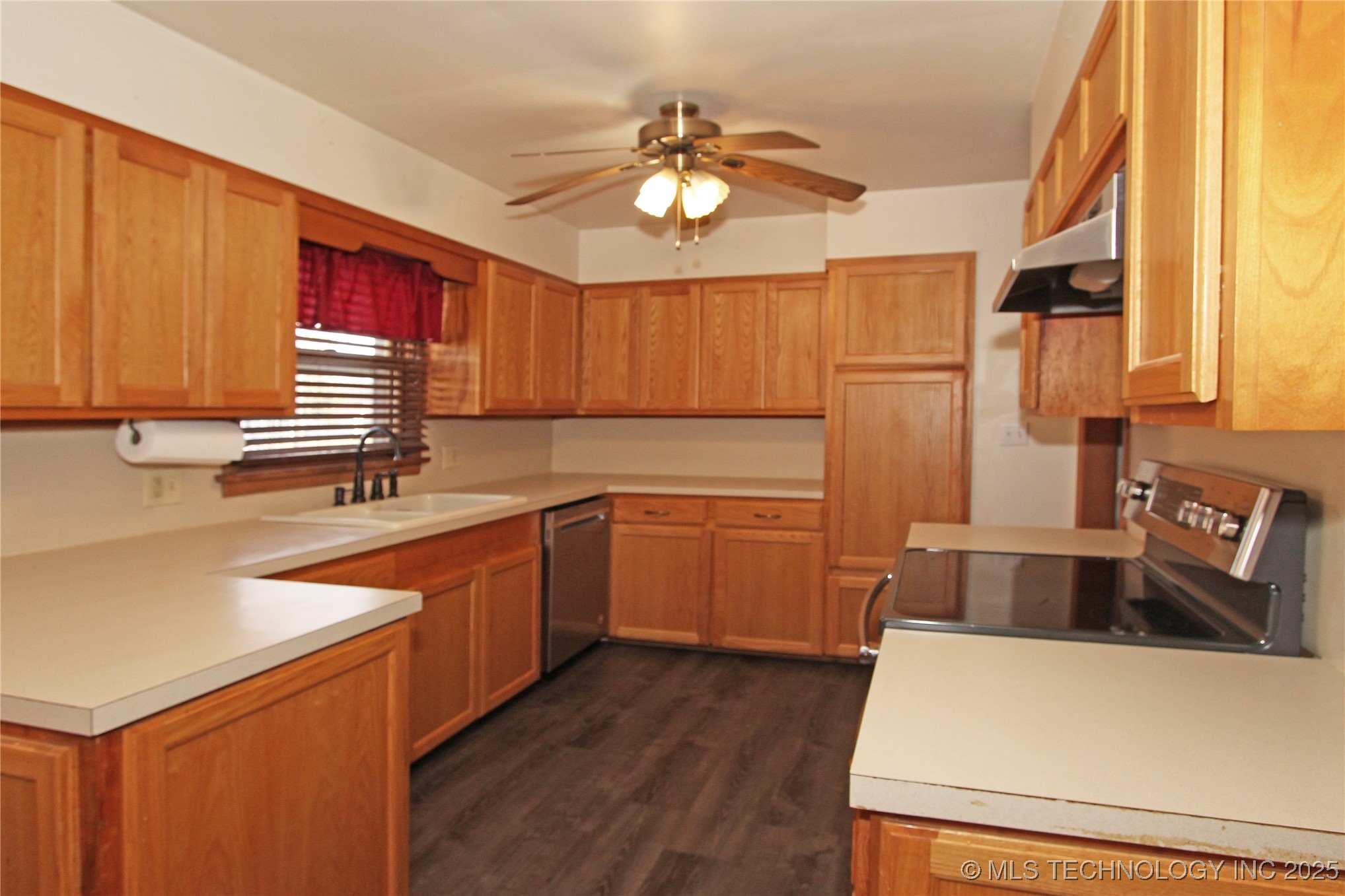 912 W Shawnee Avenue Property Photo 15