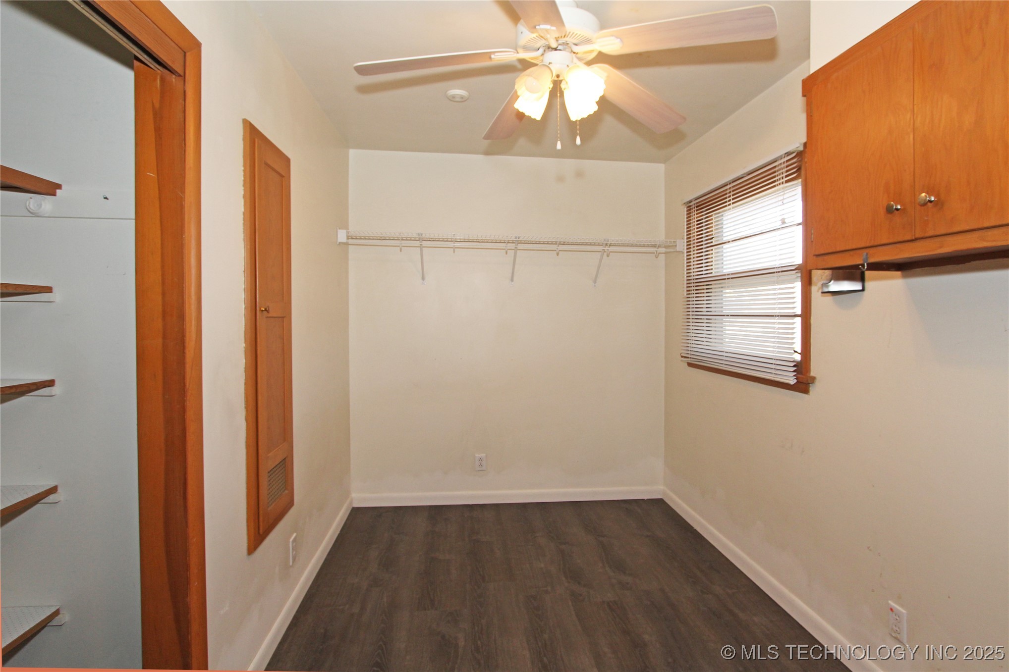 912 W Shawnee Avenue Property Photo 16