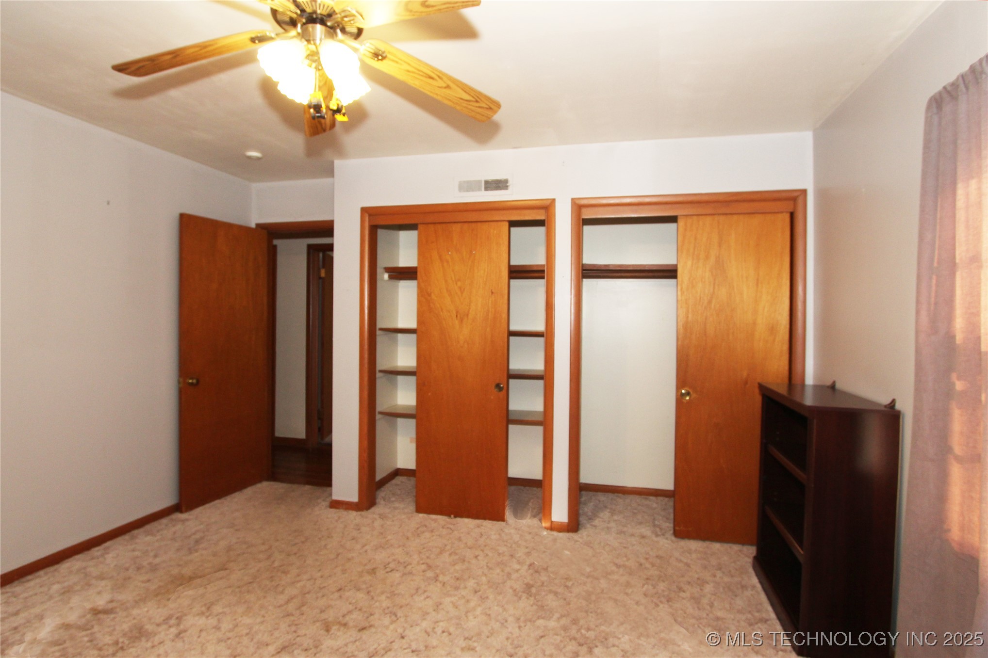 912 W Shawnee Avenue Property Photo 20