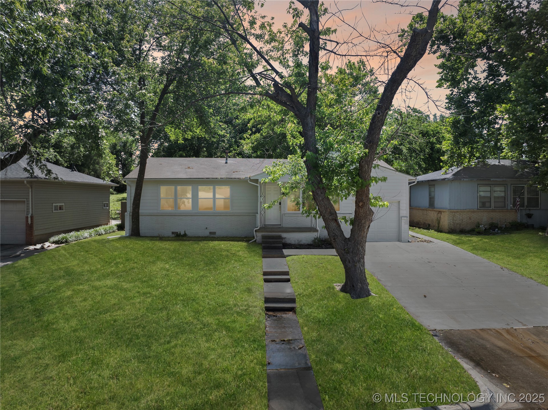 2818 S Pittsburg Avenue Property Photo 3