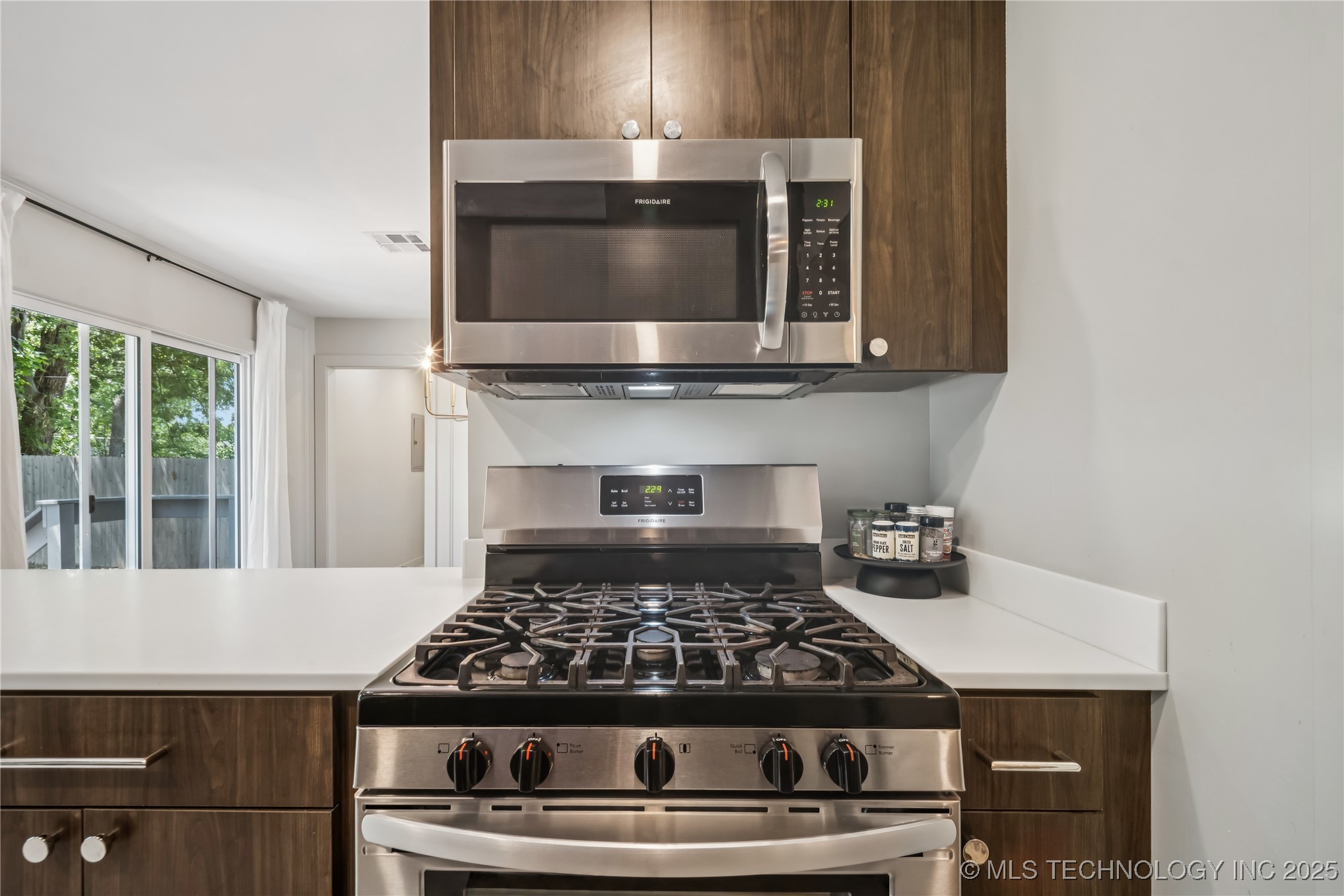 2818 S Pittsburg Avenue Property Photo 10