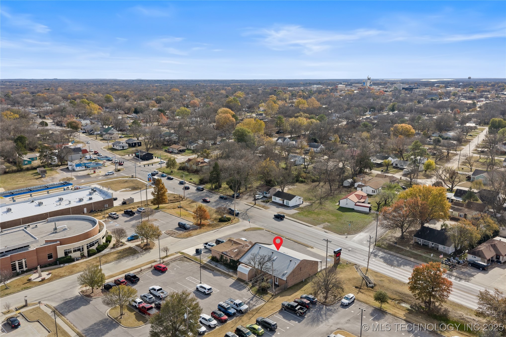 715 12th Nw Property Photo 3