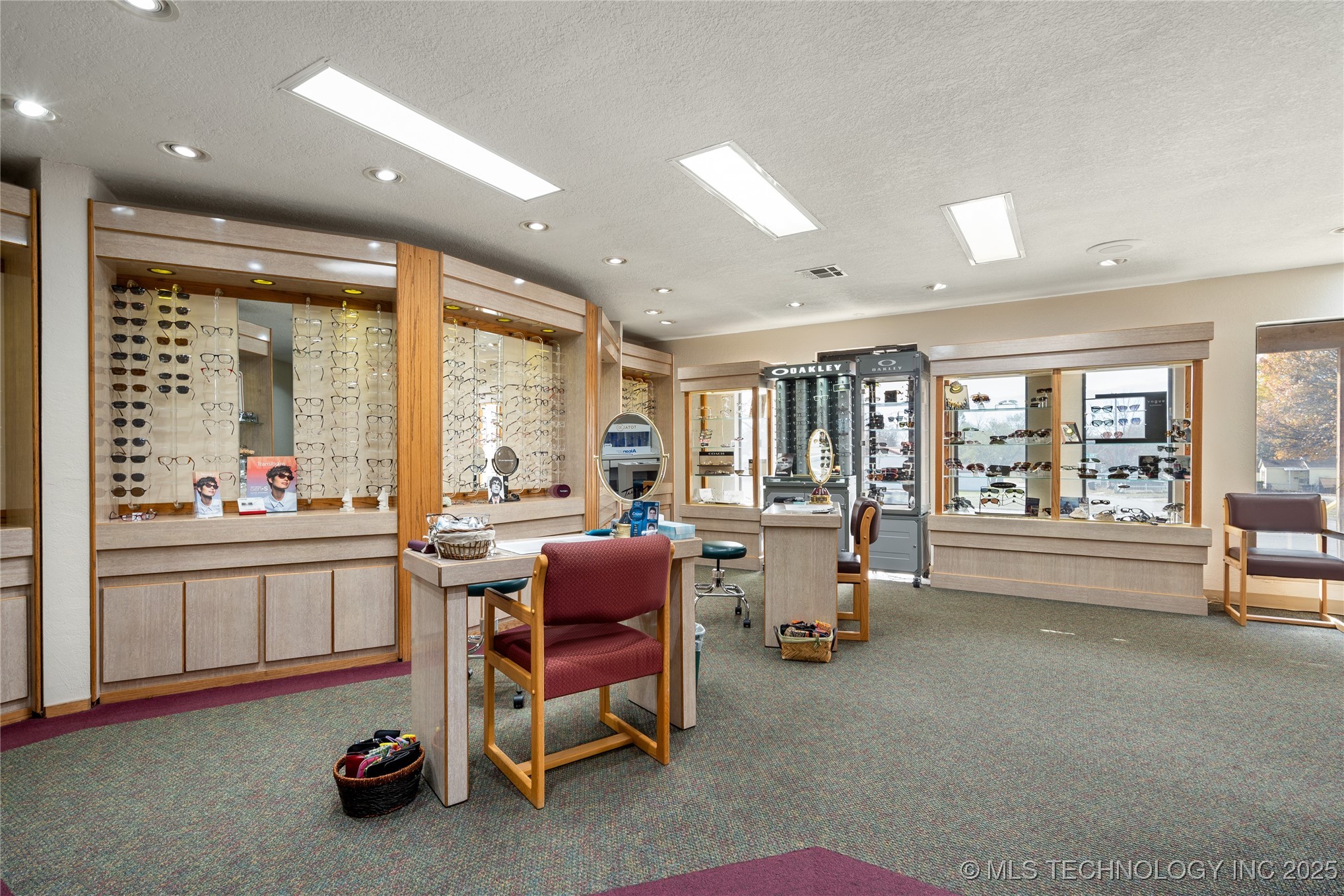 715 12th Nw Property Photo 4