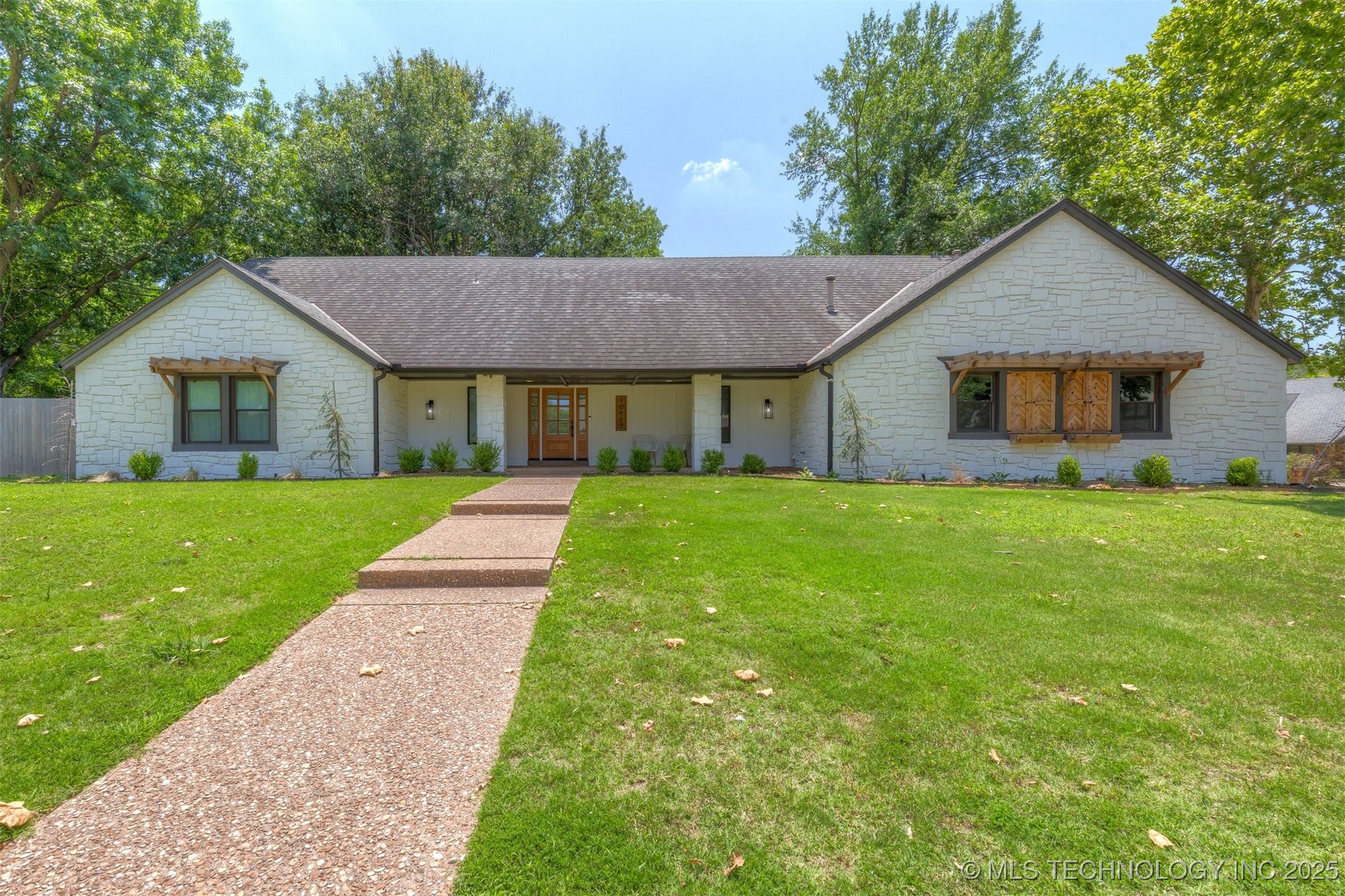 10123 S Urbana Avenue Property Photo 1