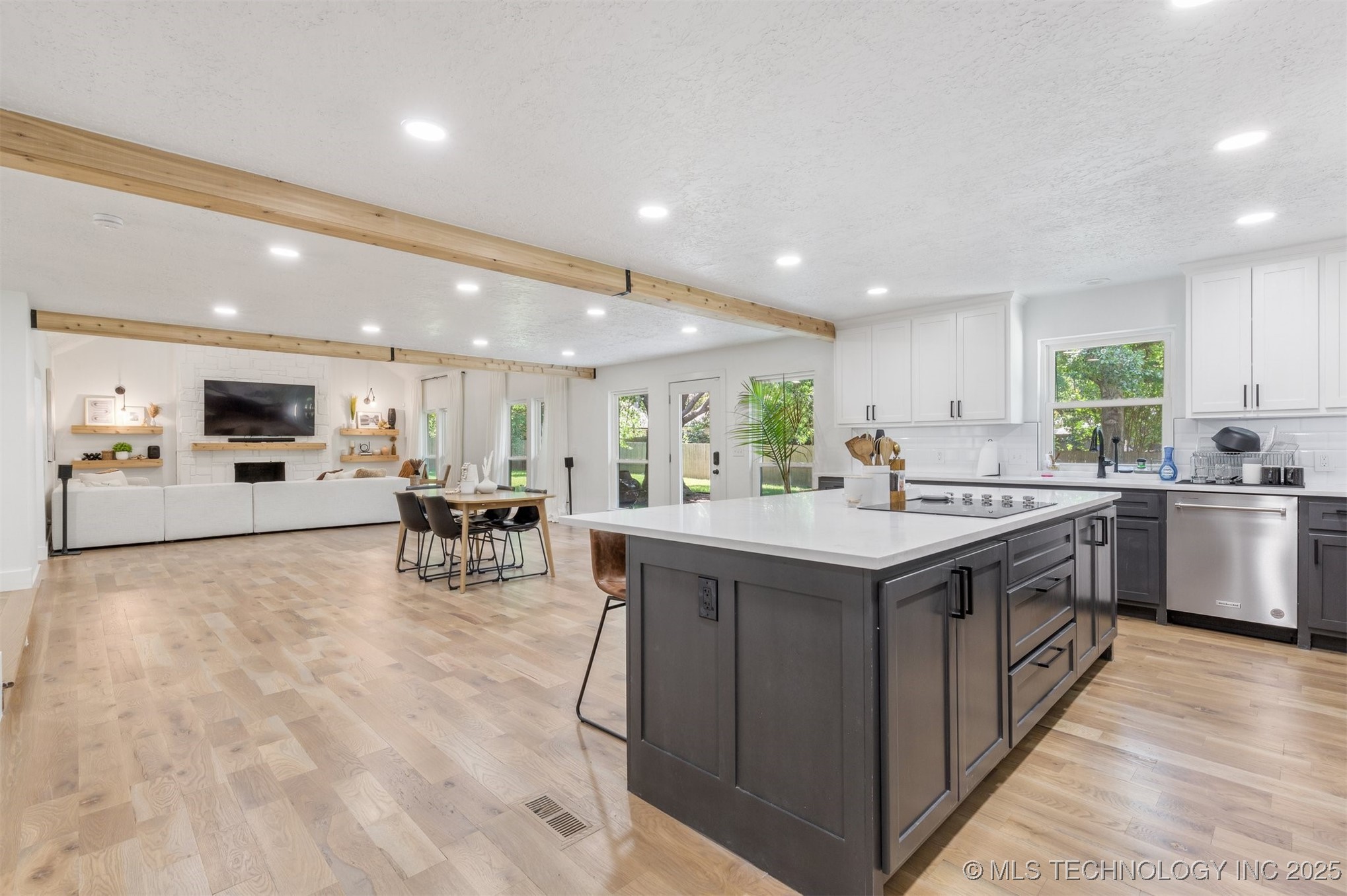 10123 S Urbana Avenue Property Photo 18