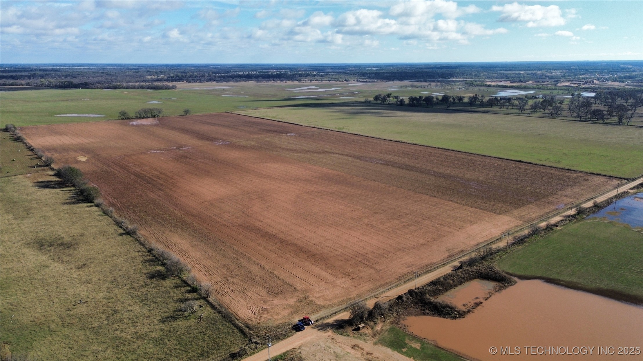 Grassy Lake Property Photo 2