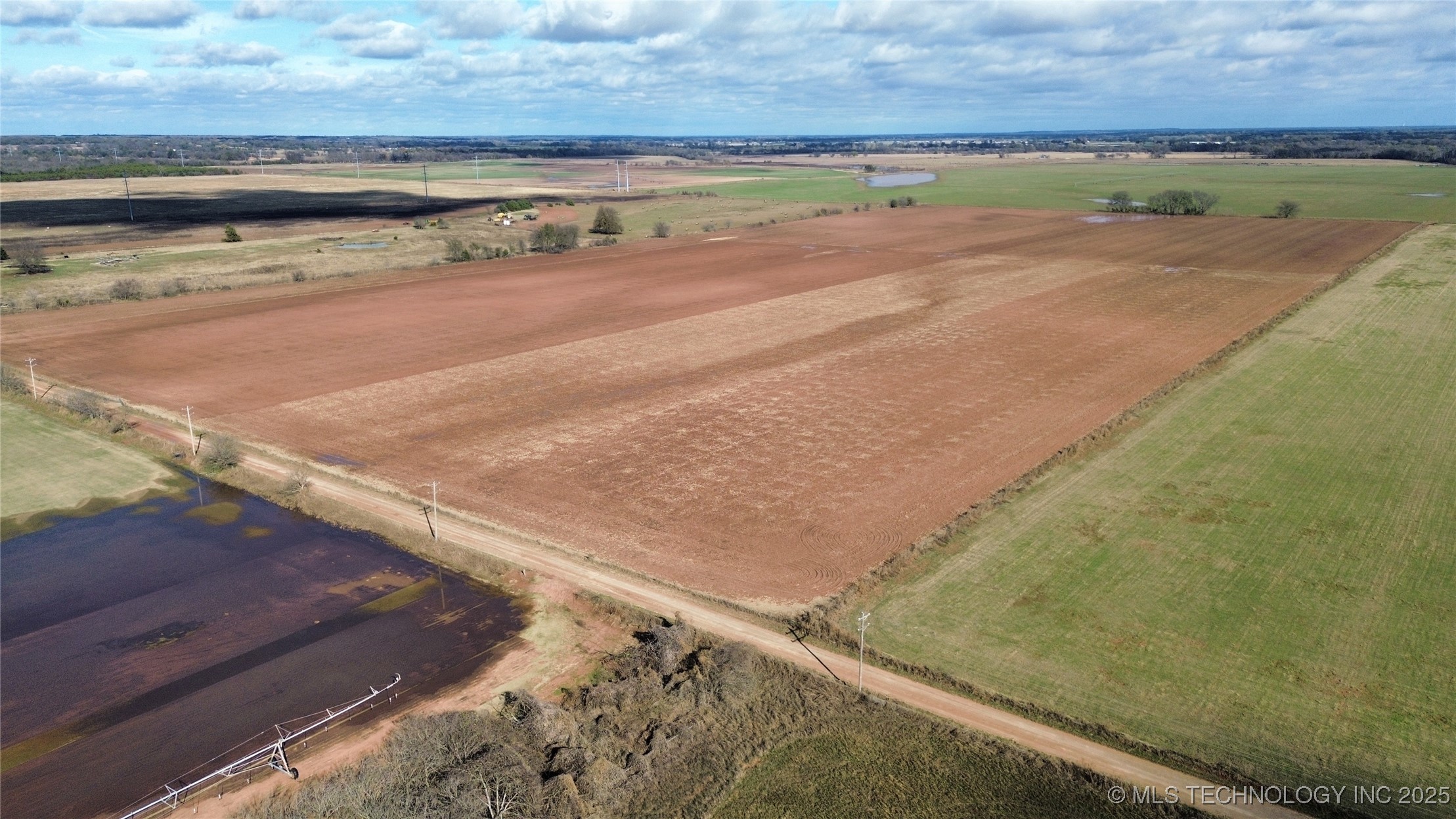 Grassy Lake Property Photo 4