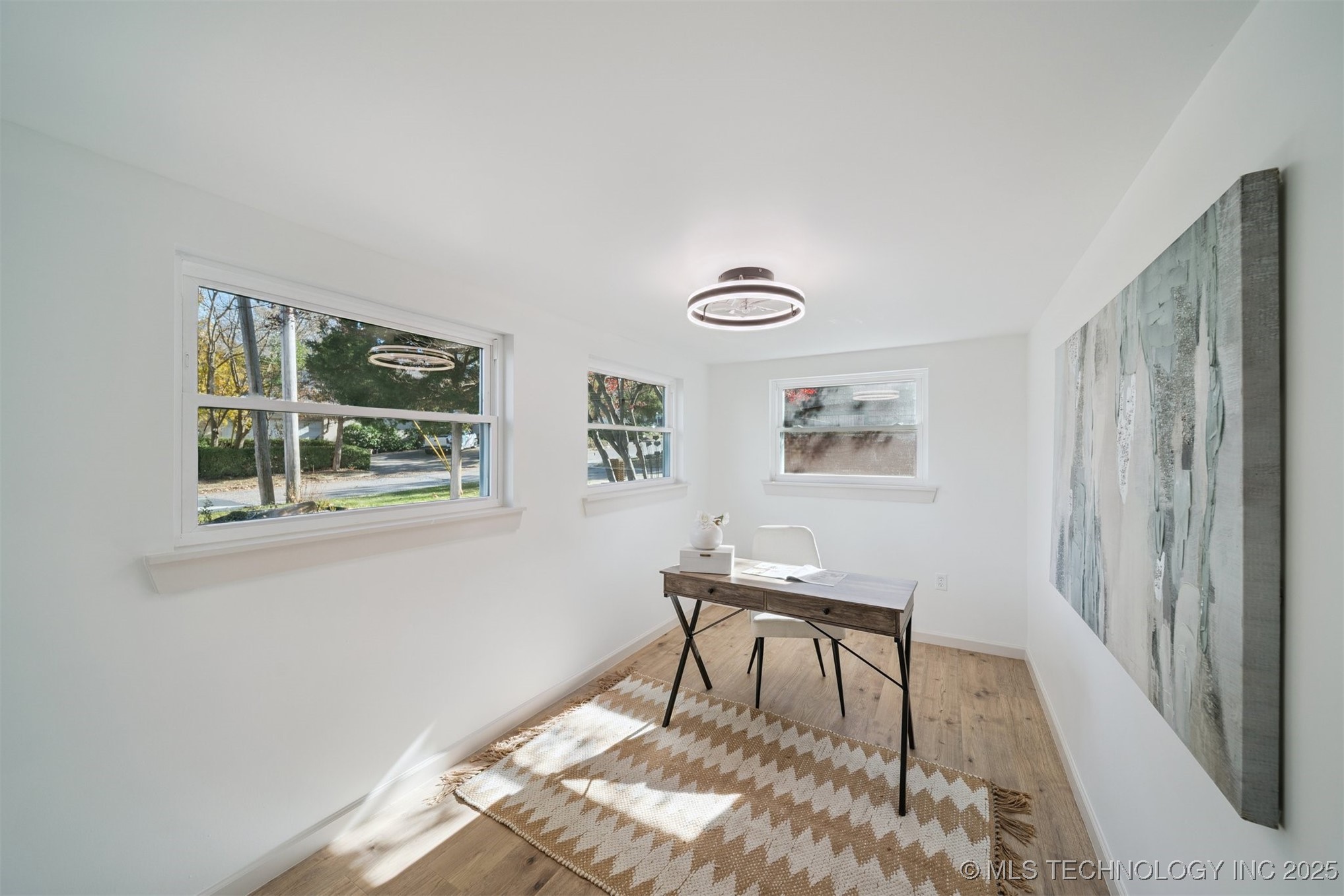 2140 S Columbia Avenue Property Photo 7