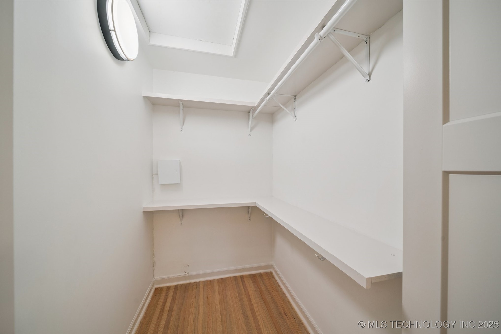 2140 S Columbia Avenue Property Photo 12