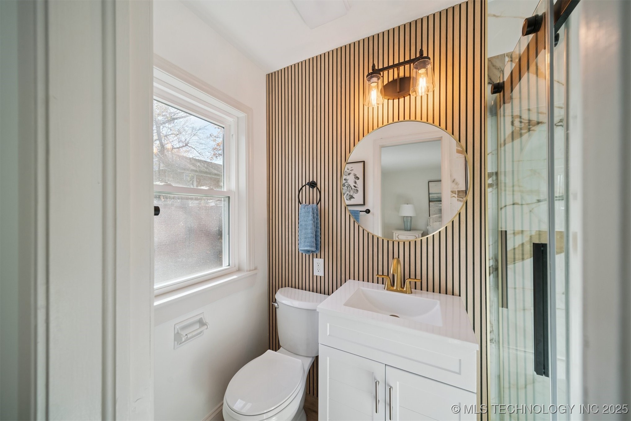 2140 S Columbia Avenue Property Photo 14