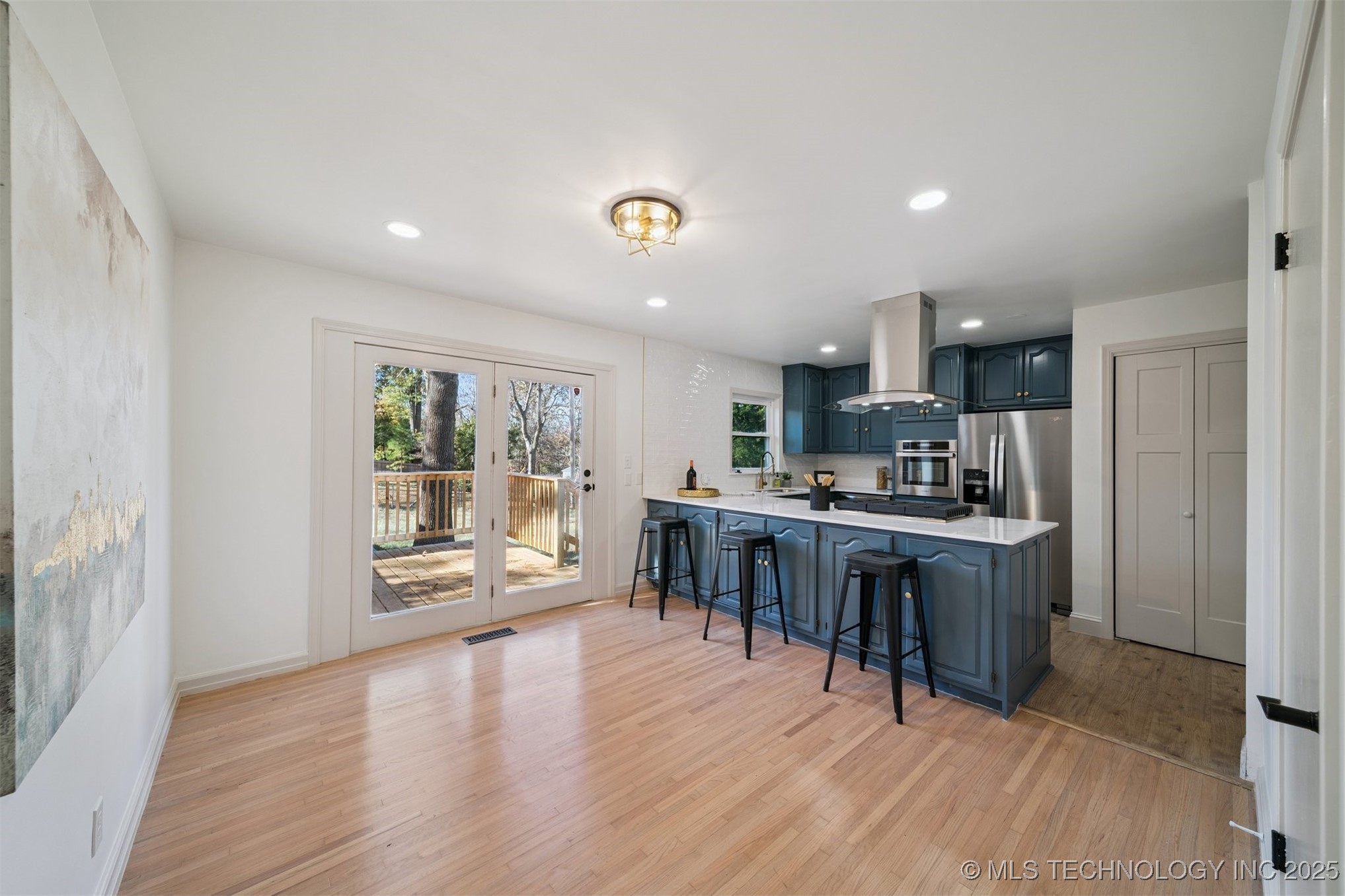 2140 S Columbia Avenue Property Photo 18