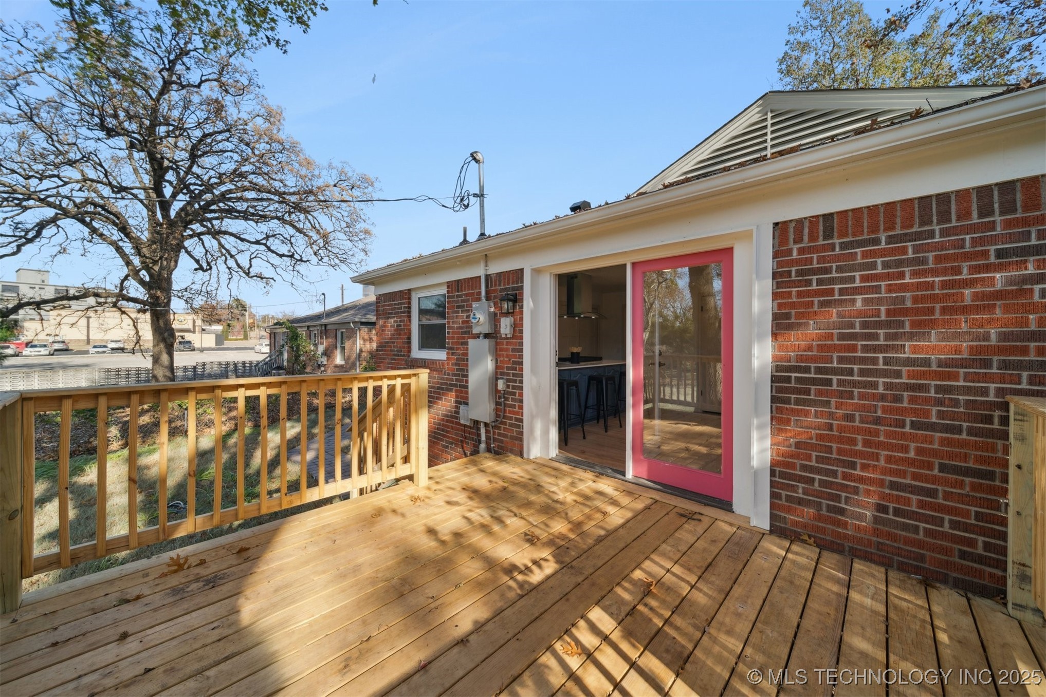 2140 S Columbia Avenue Property Photo 27