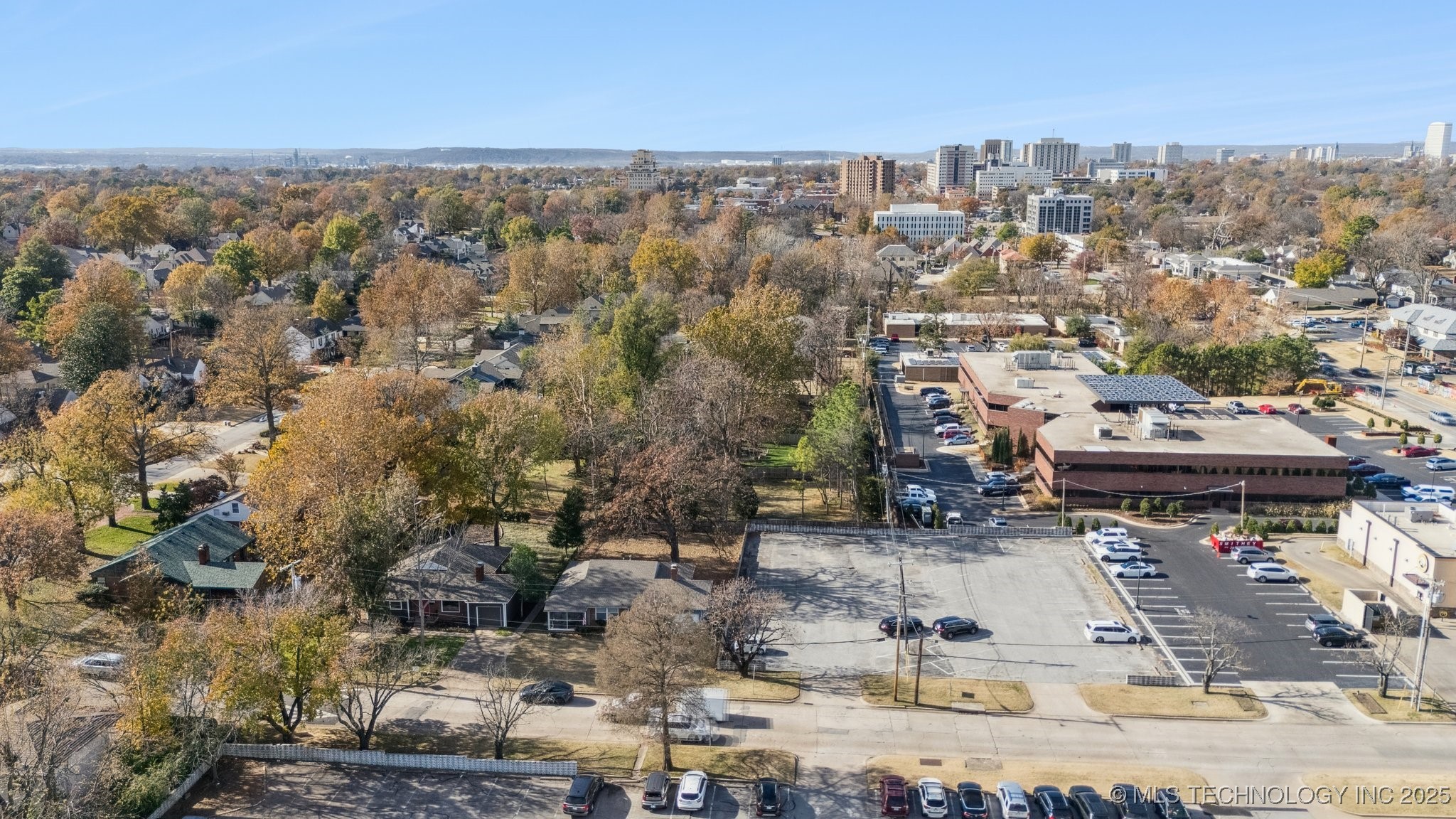 2140 S Columbia Avenue Property Photo 31