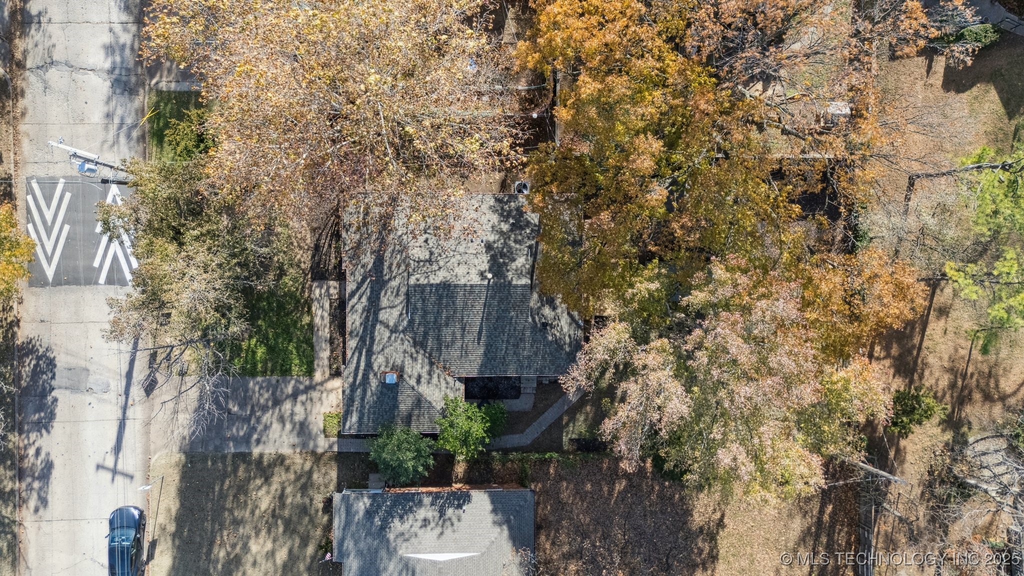 2140 S Columbia Avenue Property Photo 32