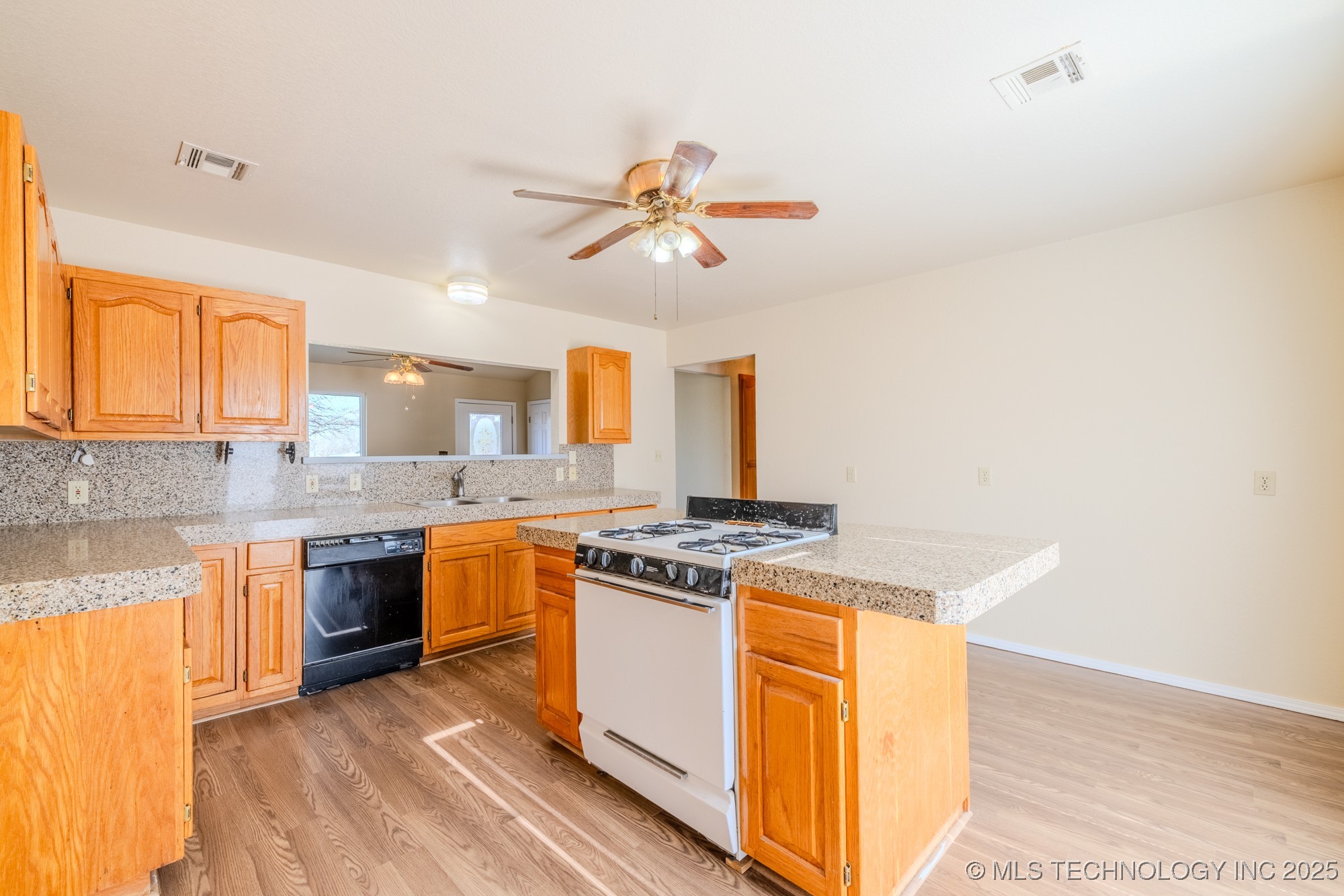 8850 W 151st Street S Property Photo 13