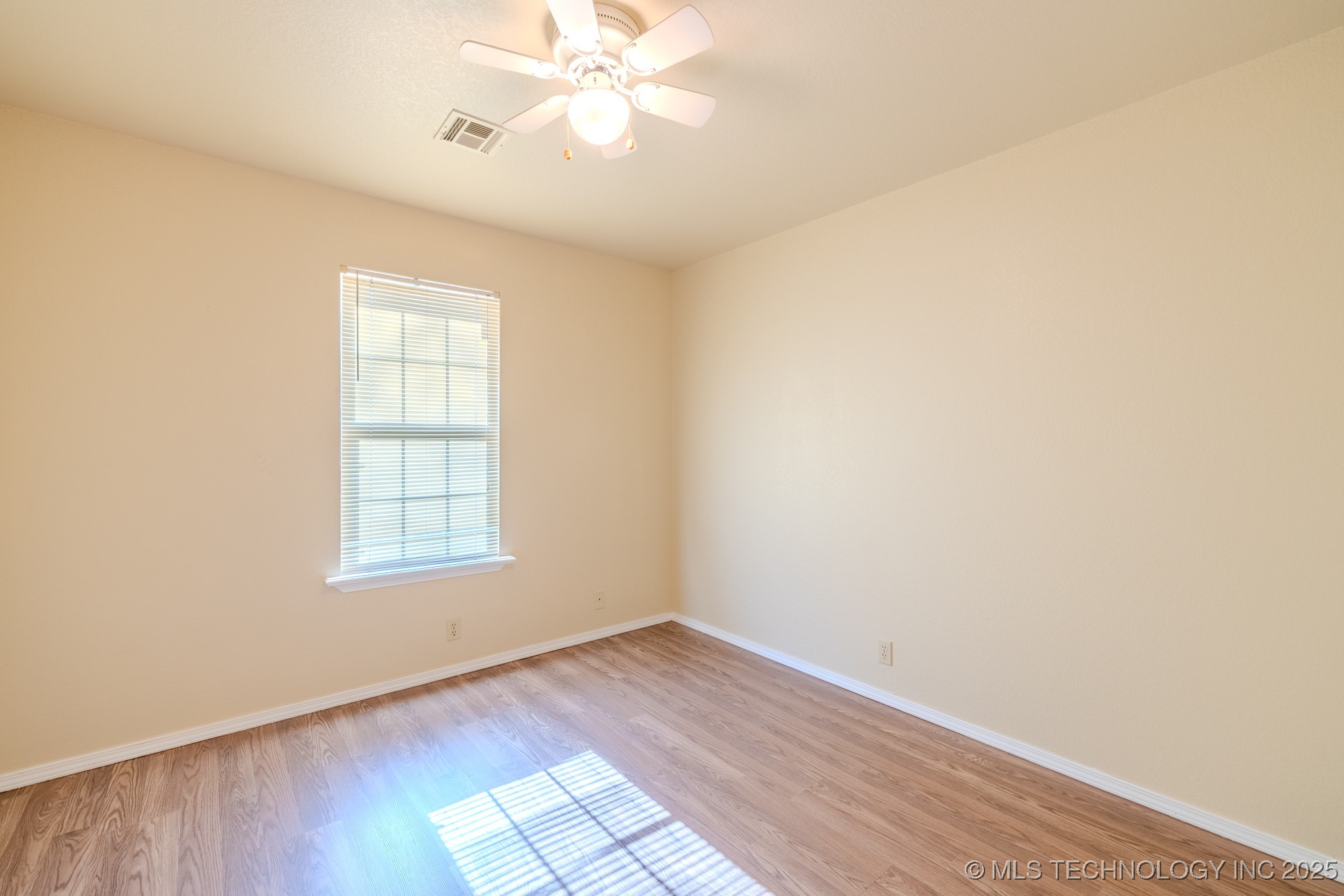 8850 W 151st Street S Property Photo 17