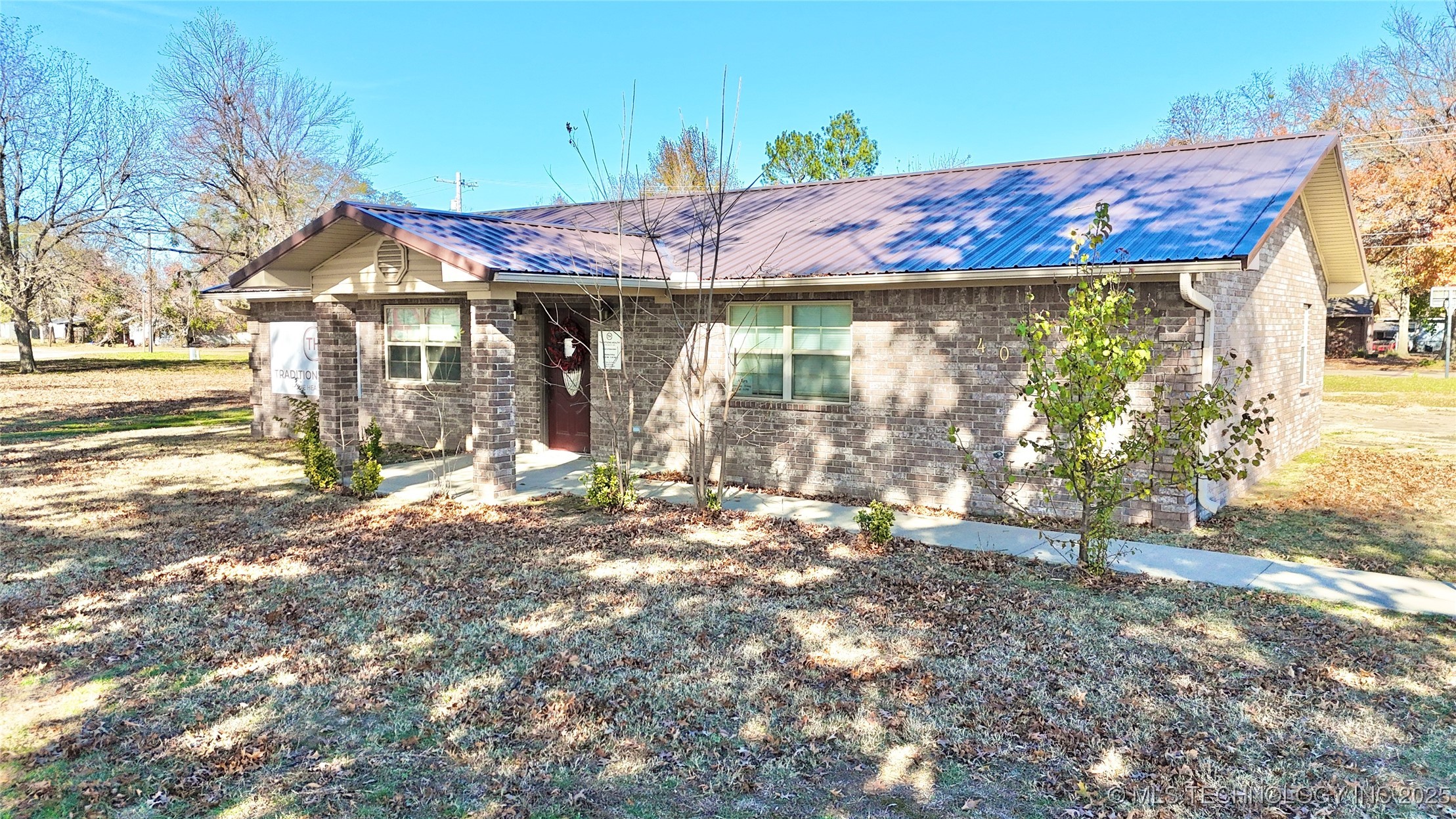 403 W Main Street Property Photo 3