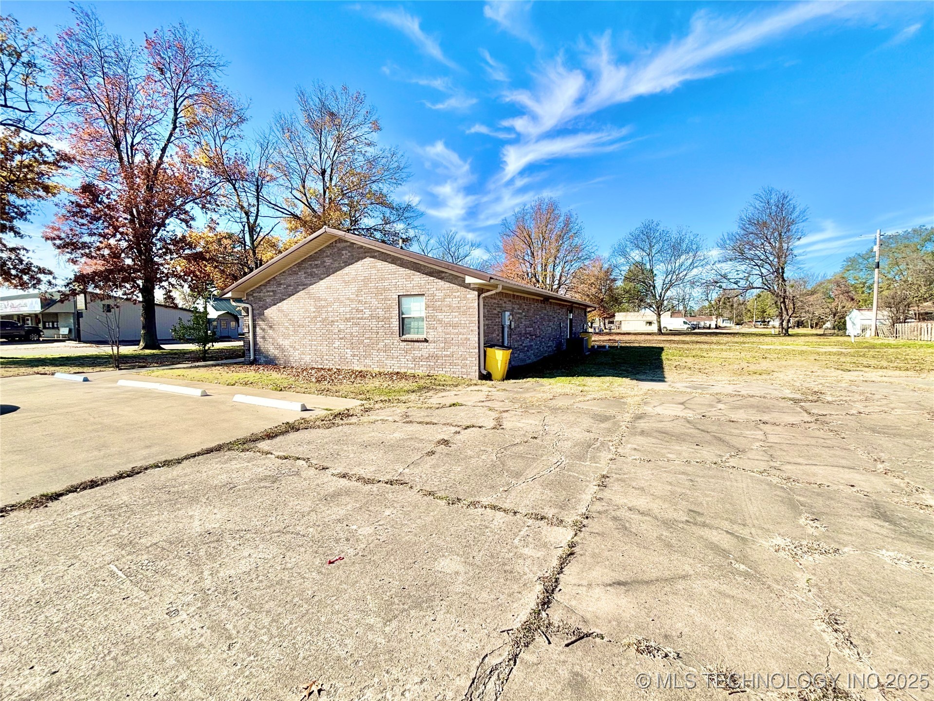 403 W Main Street Property Photo 11