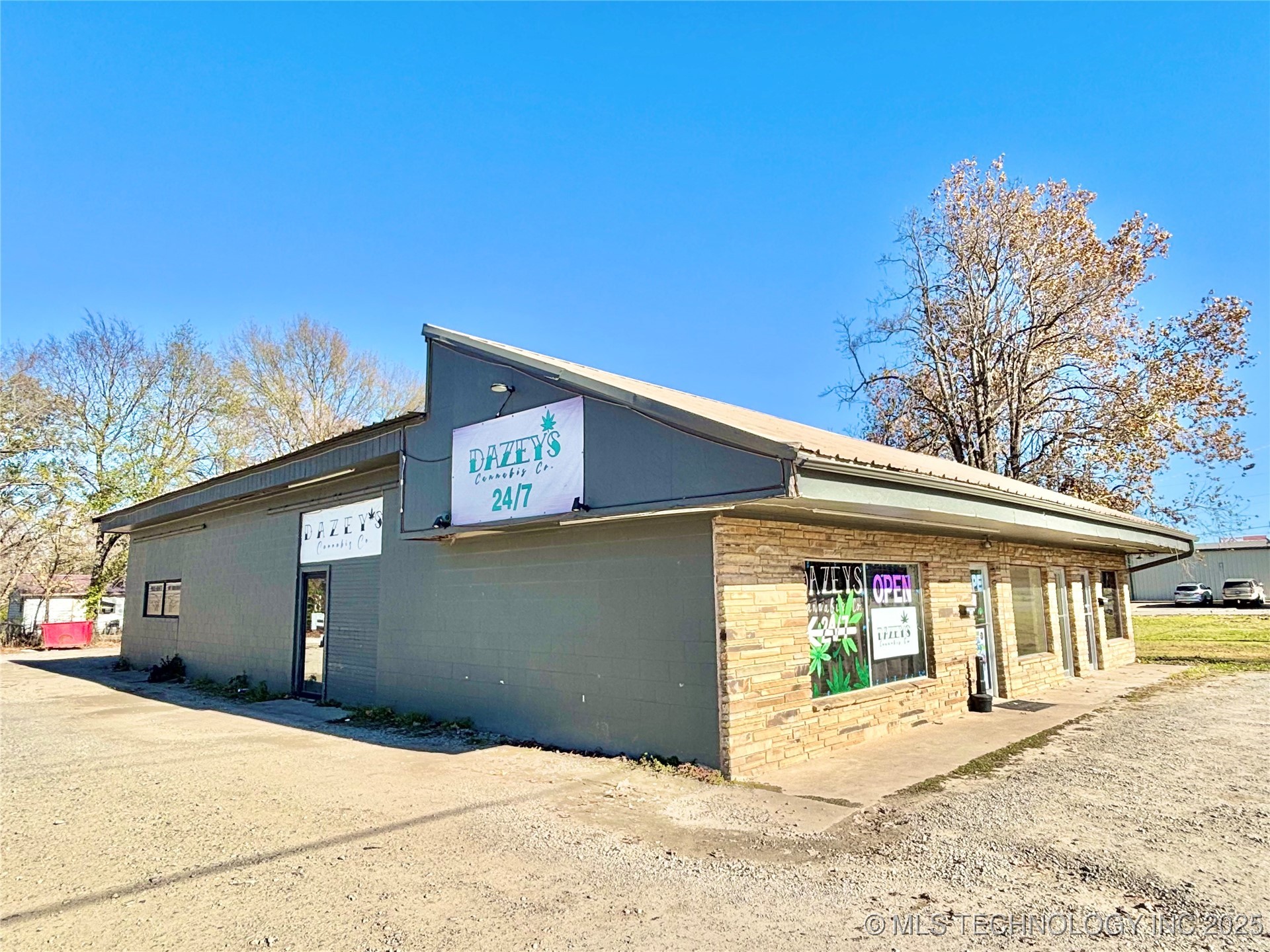 809 E Main Property Photo 2