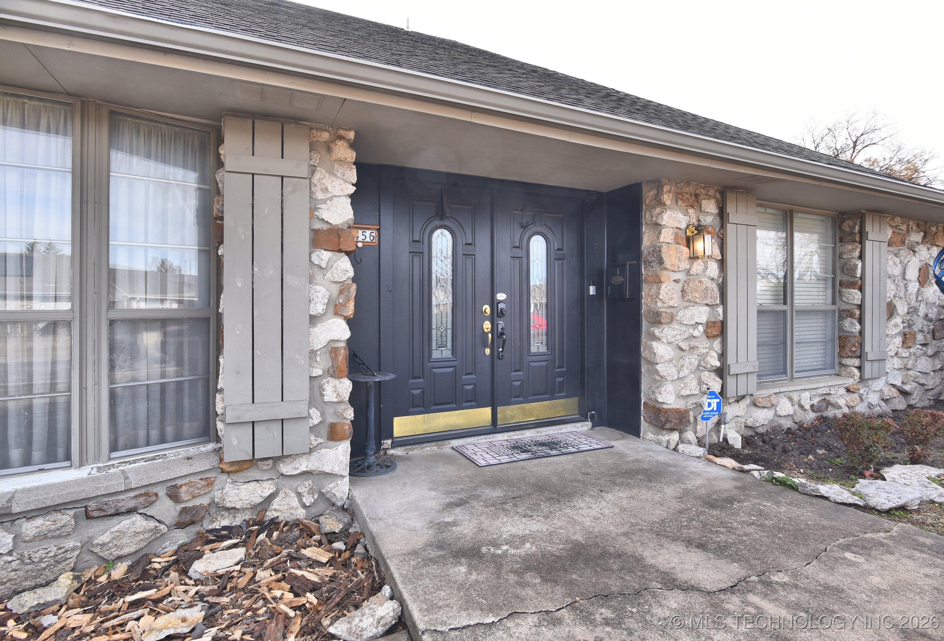 9456 E 39th Street Property Photo 3