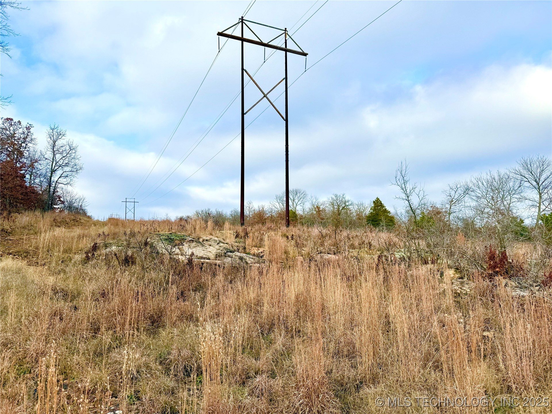 805 Road Property Photo 4